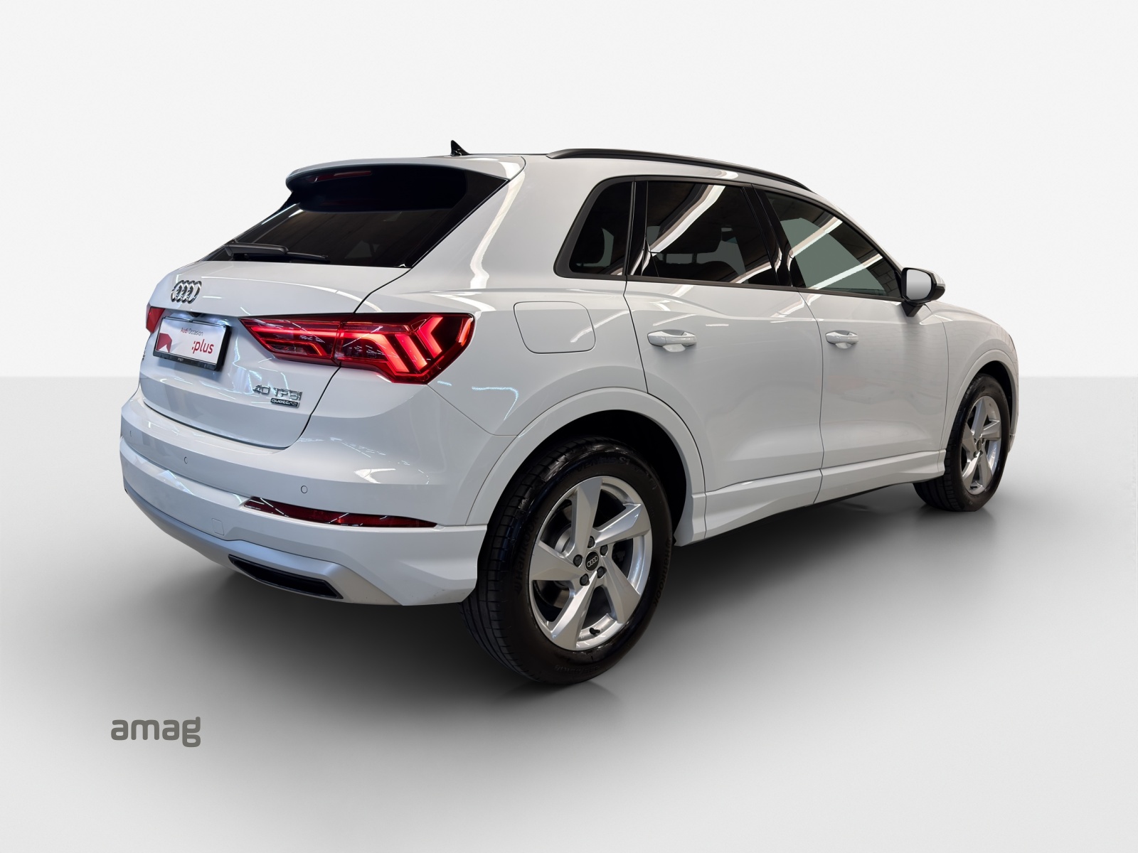 AUDI Q3 40 TFSI advanced quattro S-tronic-image-4