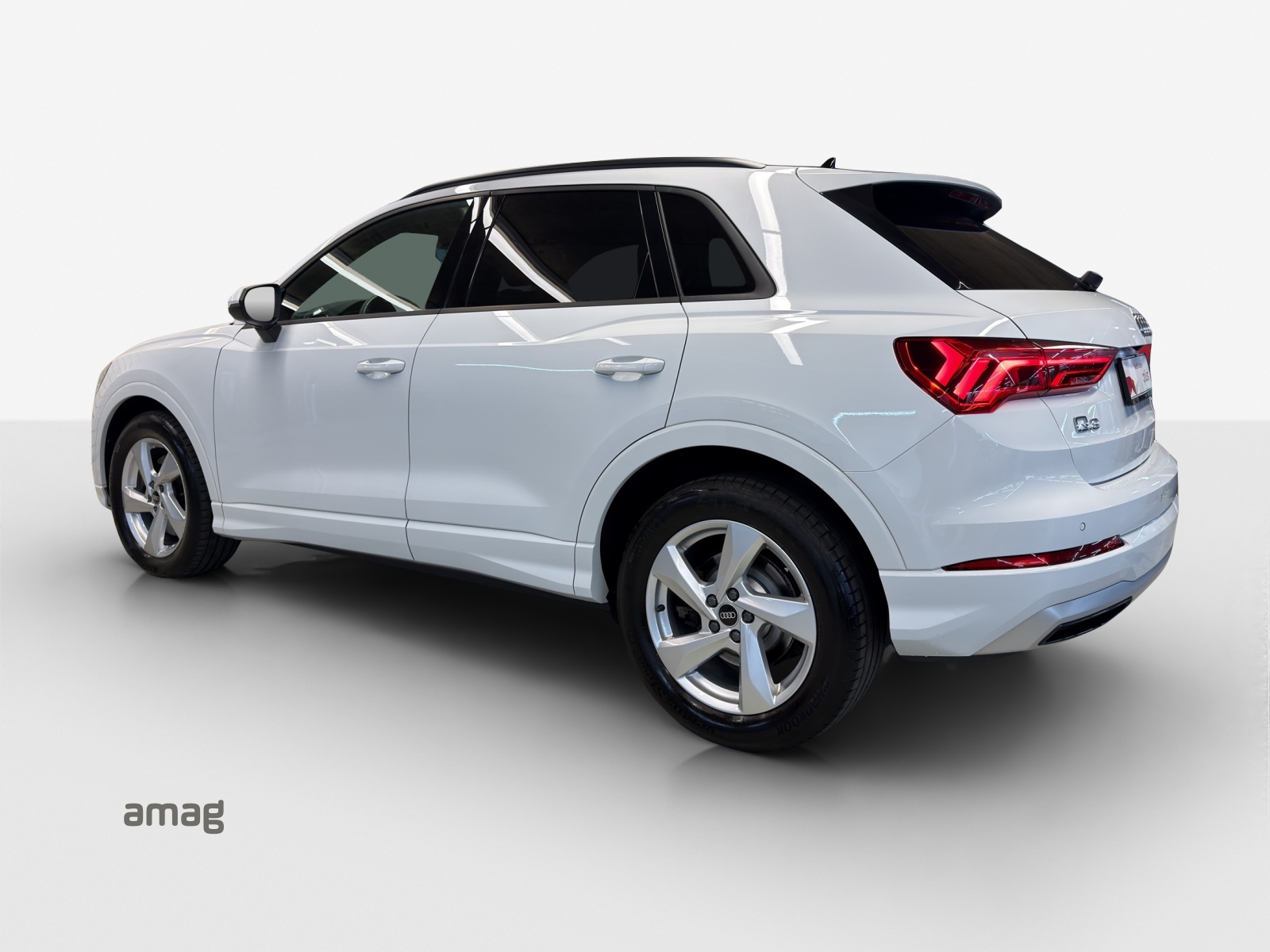 AUDI Q3 40 TFSI advanced quattro S-tronic-image-2