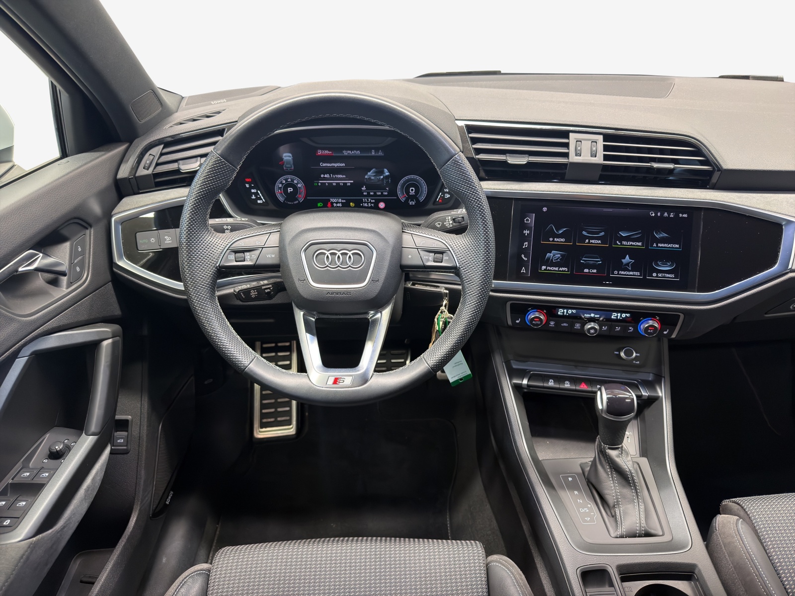 AUDI Q3 40 TFSI advanced quattro S-tronic-image-8