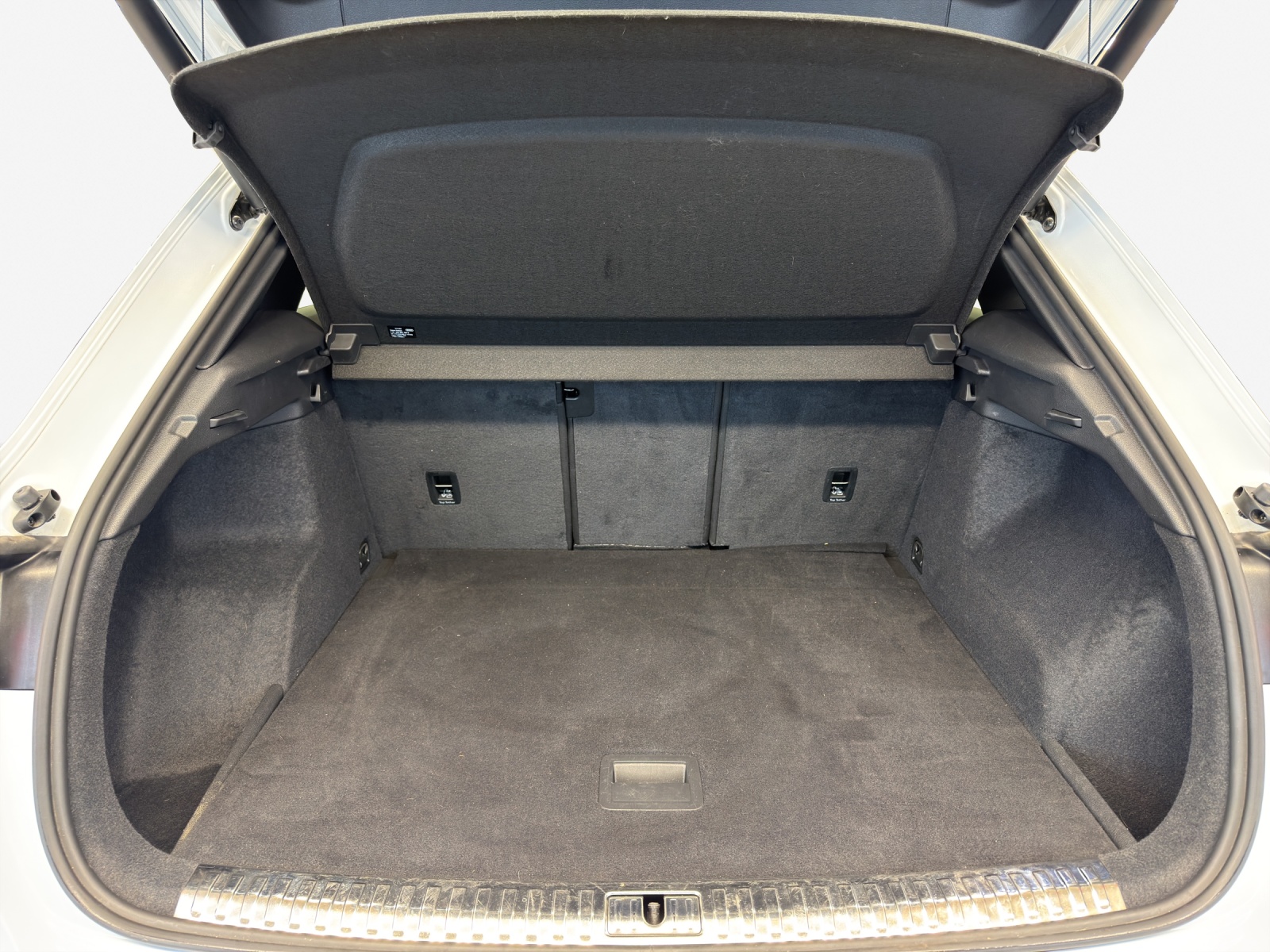 AUDI Q3 40 TFSI advanced quattro S-tronic-image-12