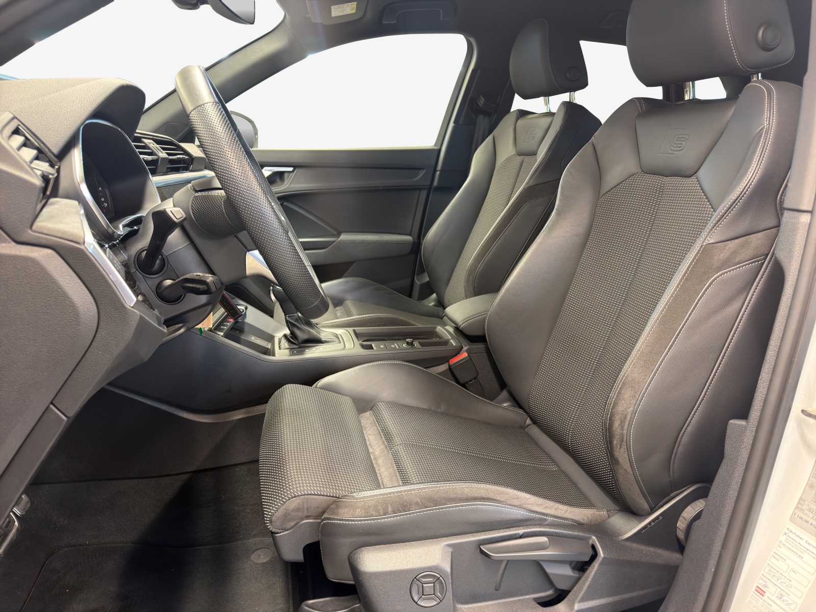AUDI Q3 40 TFSI advanced quattro S-tronic-image-7