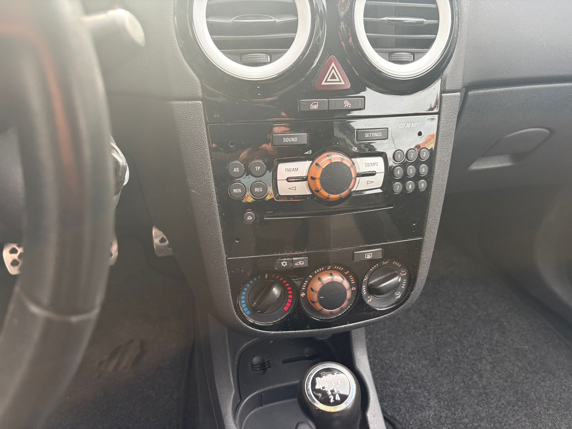 OPEL Corsa 1.4 TP Enjoy-image-7