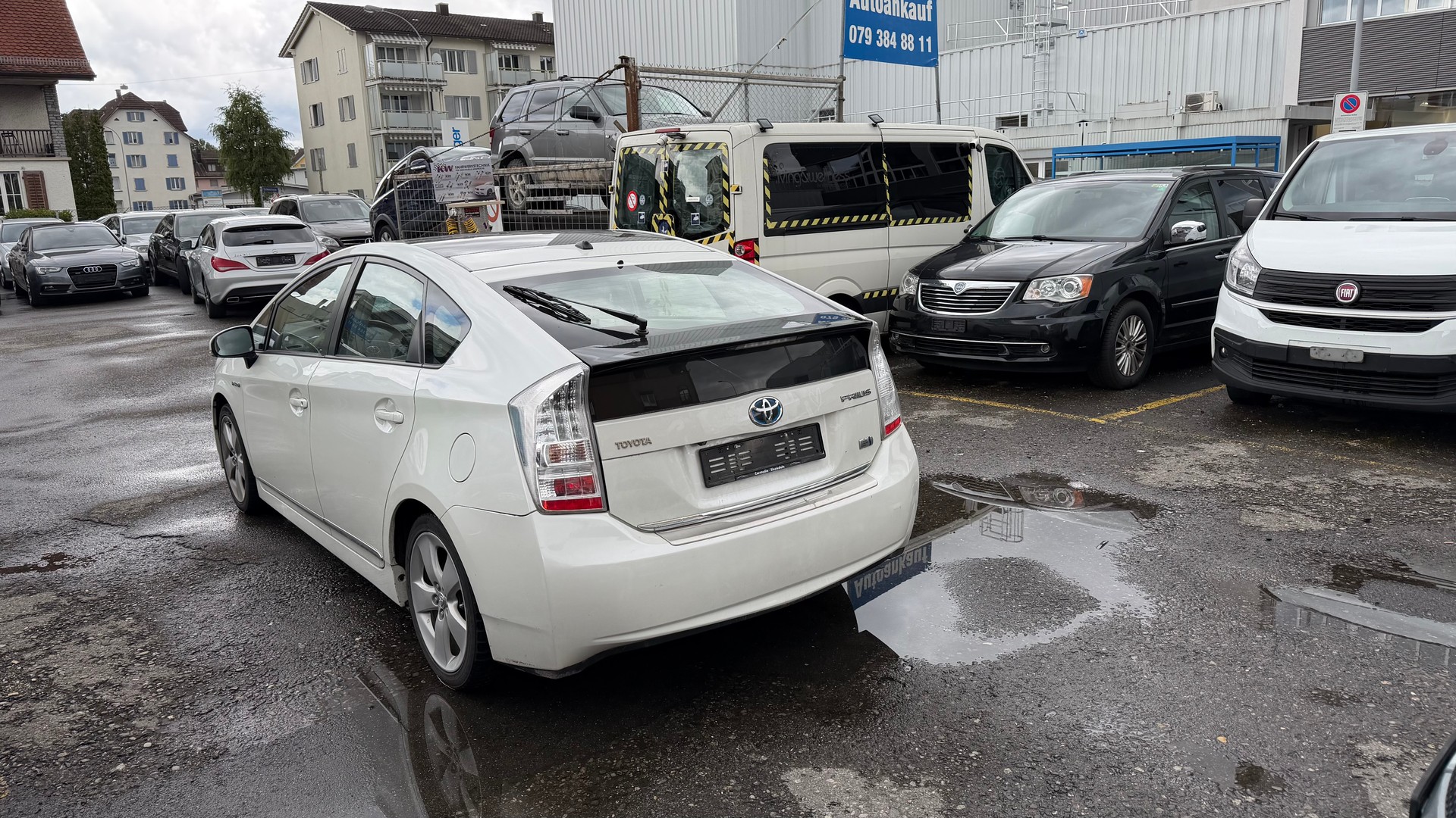 TOYOTA Prius 1.8 16V HSD Sol Premium-image-3