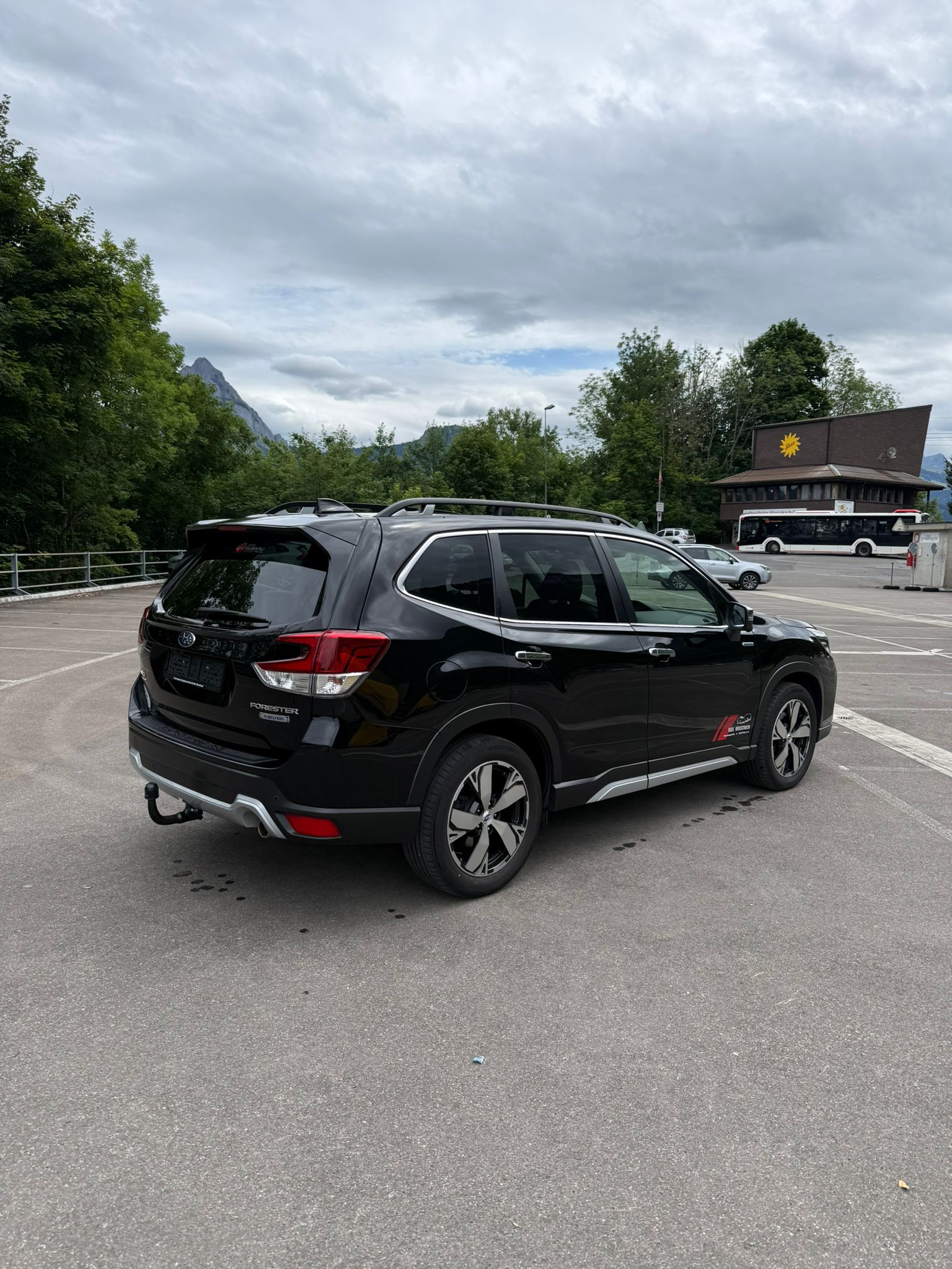 SUBARU 2.0i e-Boxer Luxury-image-2