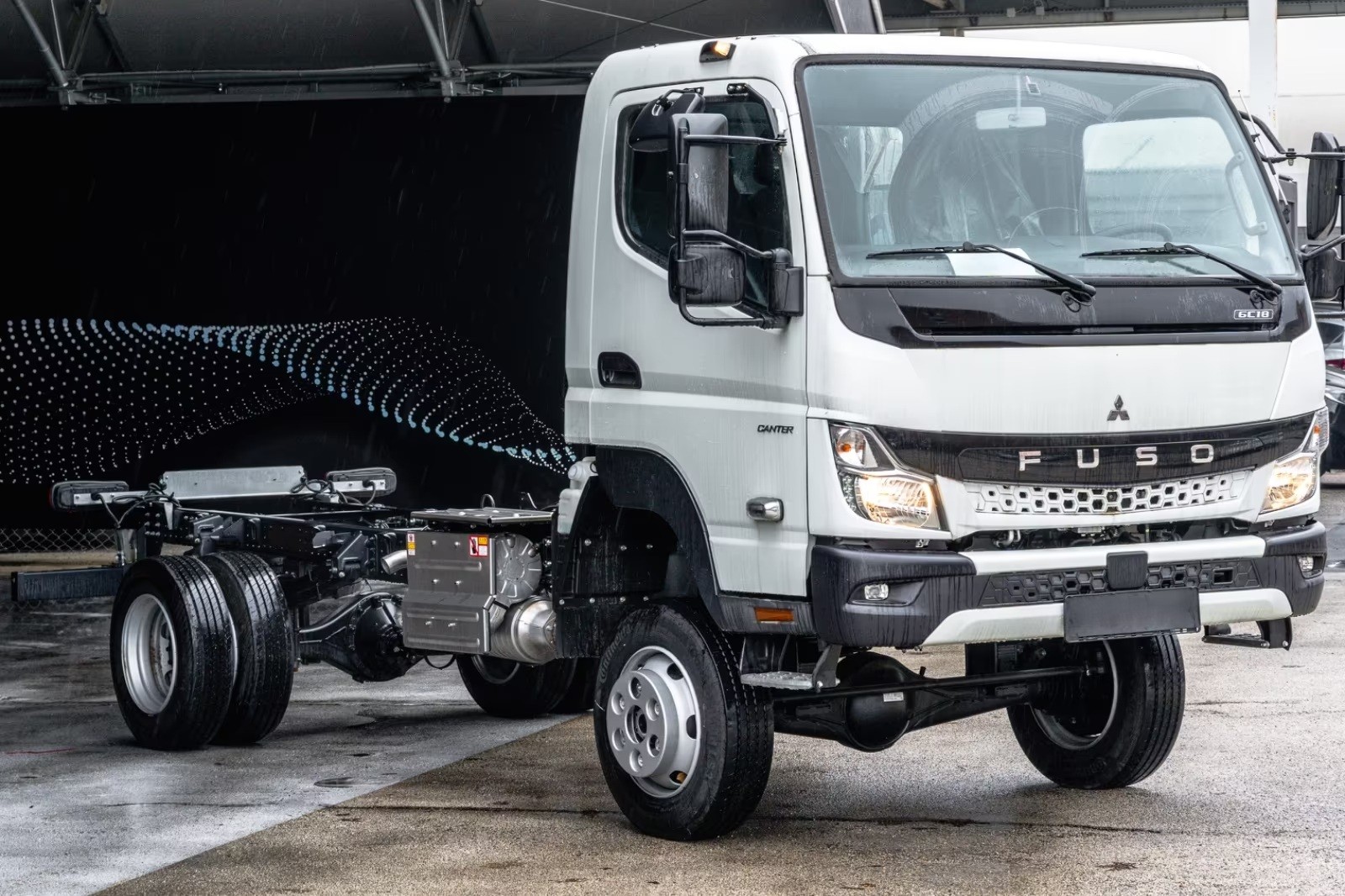 MITSUBISHI FUSO 6C18 4WD-showroom-element-2