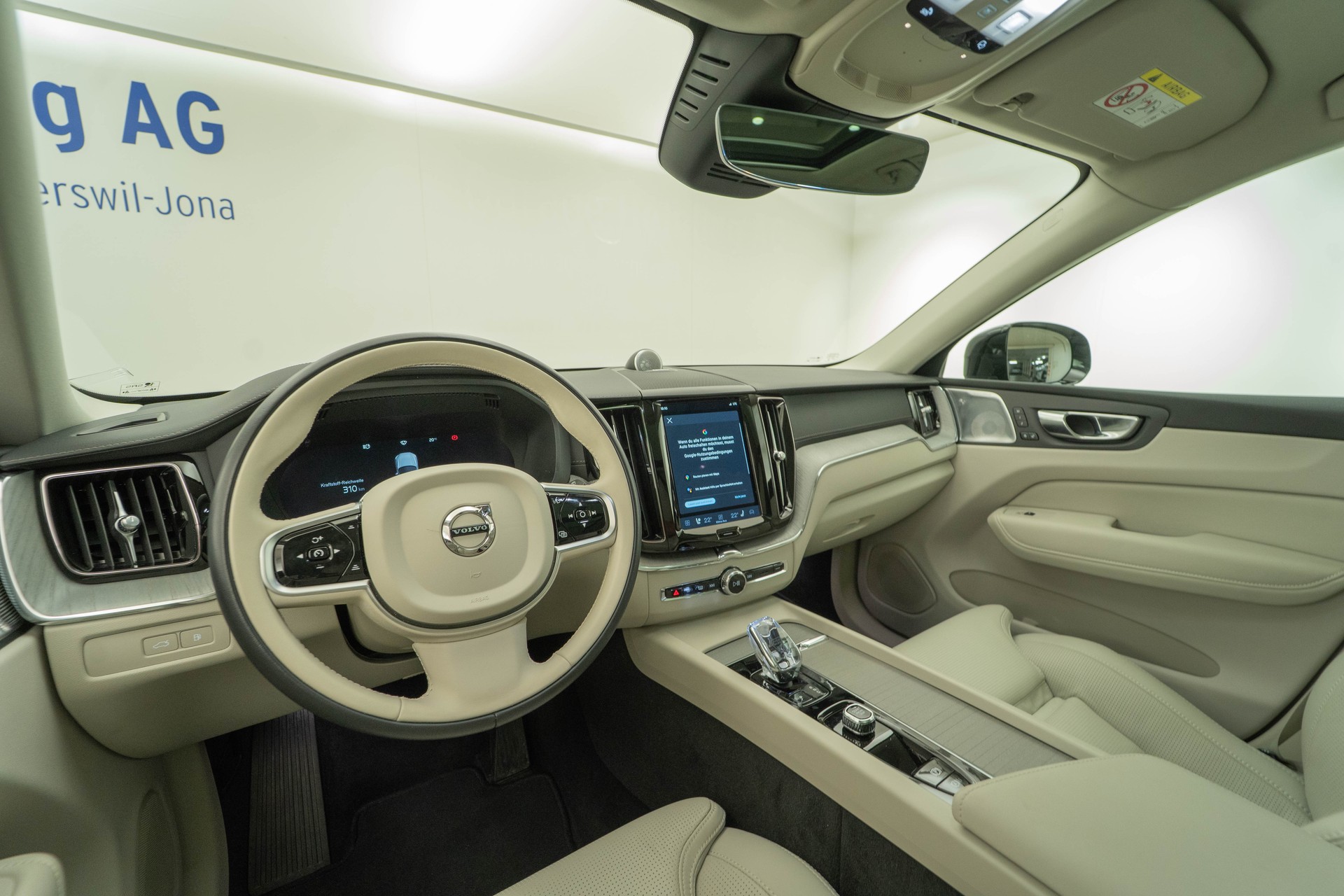 VOLVO XC60 2.0 T8 TE XCLUSIVE Ultra Dark eAWD-image-6