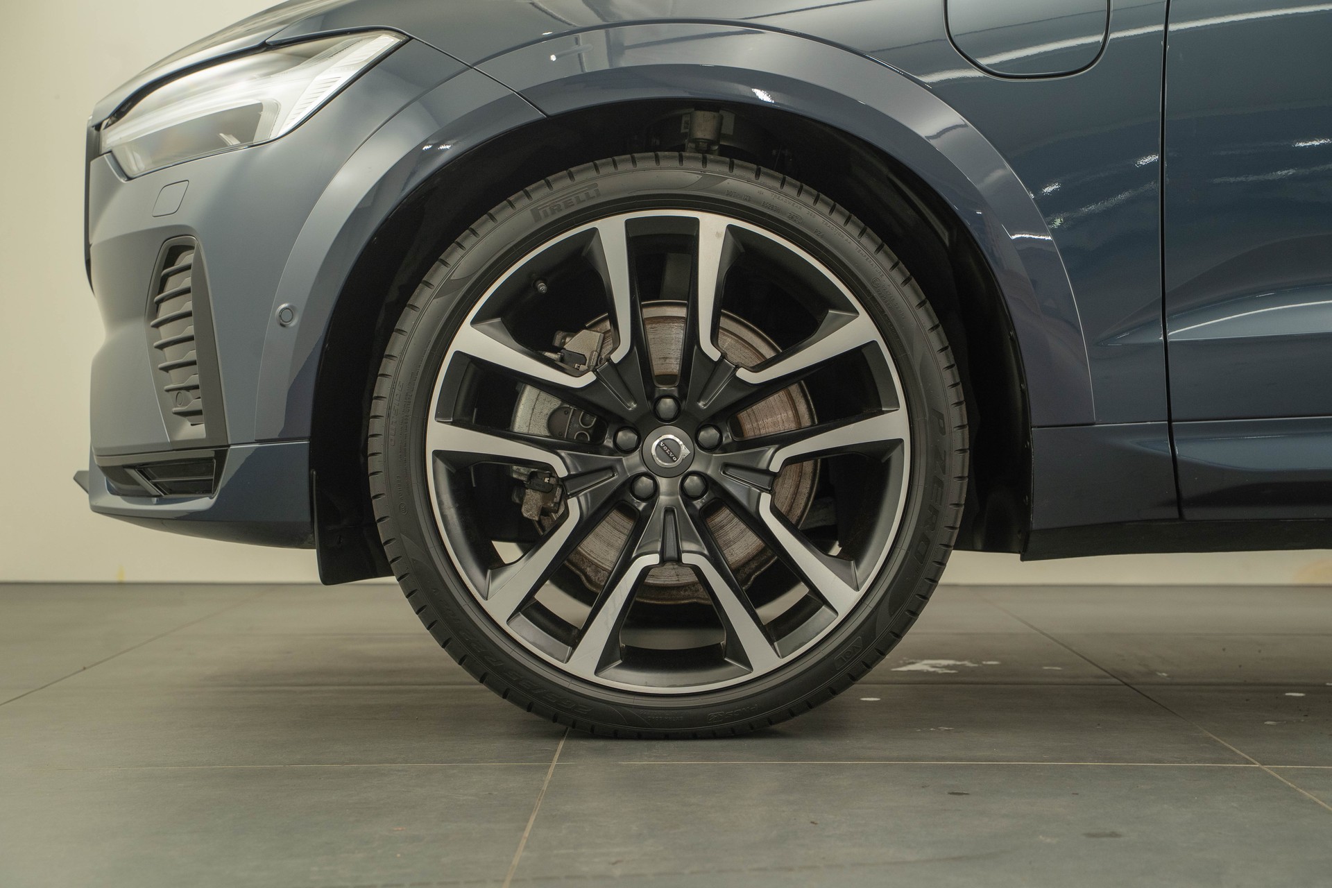 VOLVO XC60 2.0 T8 TE XCLUSIVE Ultra Dark eAWD-image-15