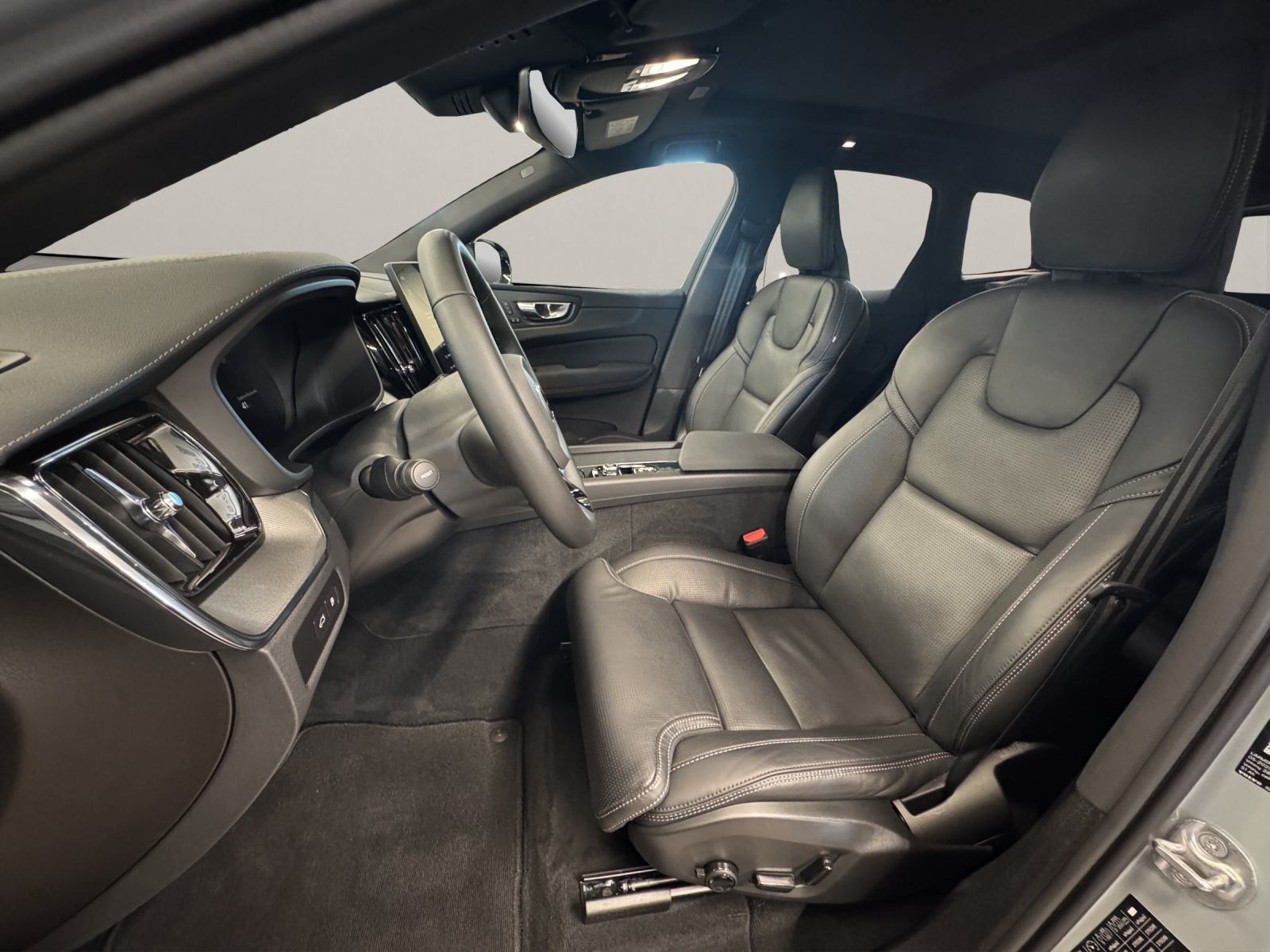VOLVO XC60 2.0 T8 TE Black Edition eAWD-image-10