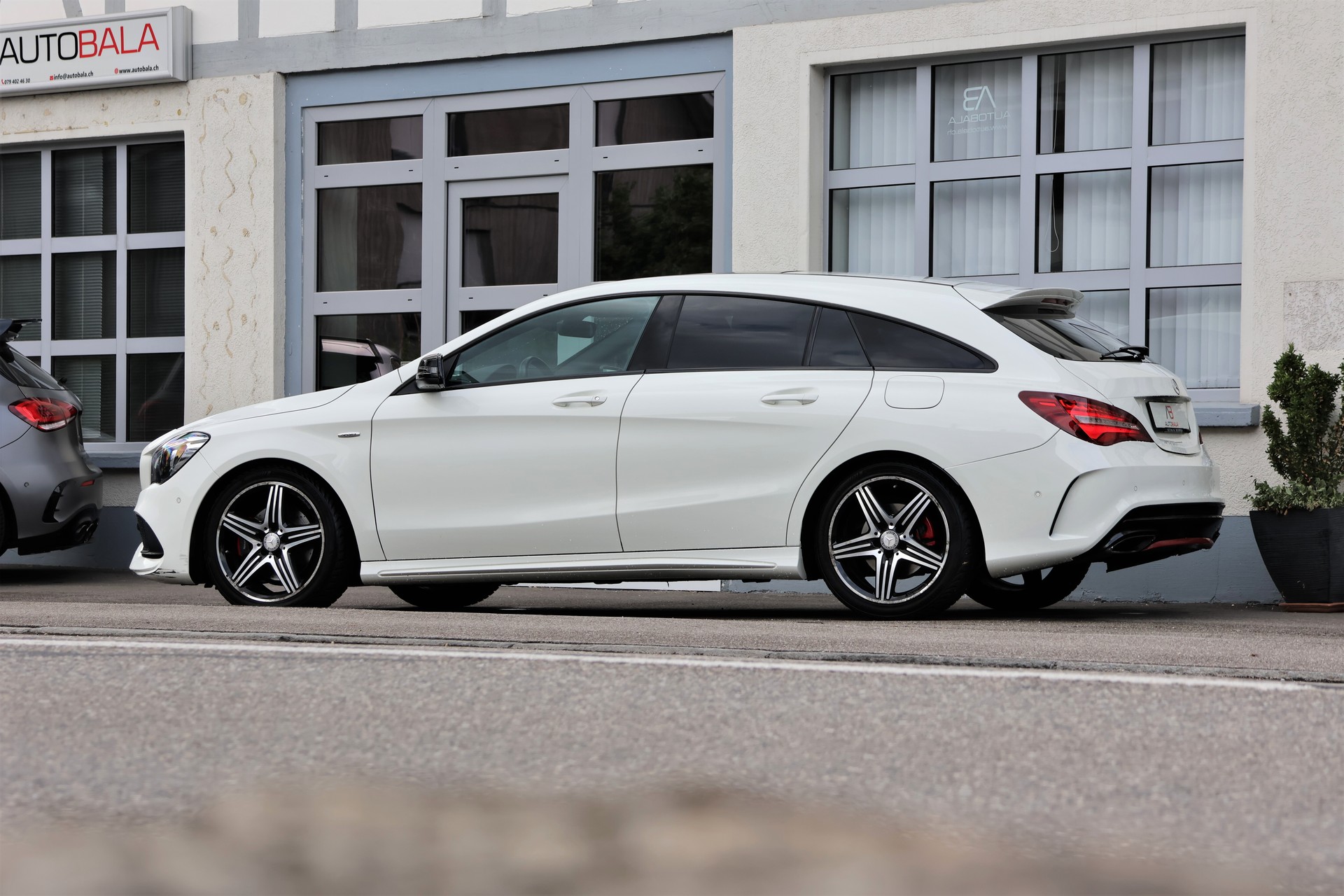 MERCEDES-BENZ CLA Shooting Brake 250 Sport 4Matic 7G-DCT (CH)-image-3