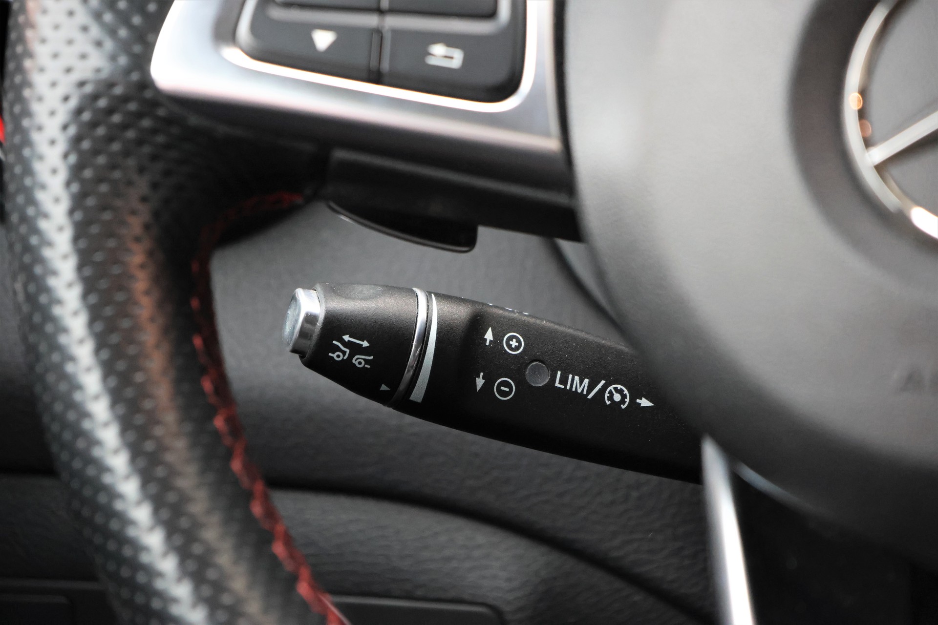 MERCEDES-BENZ CLA Shooting Brake 250 Sport 4Matic 7G-DCT (CH)-image-16