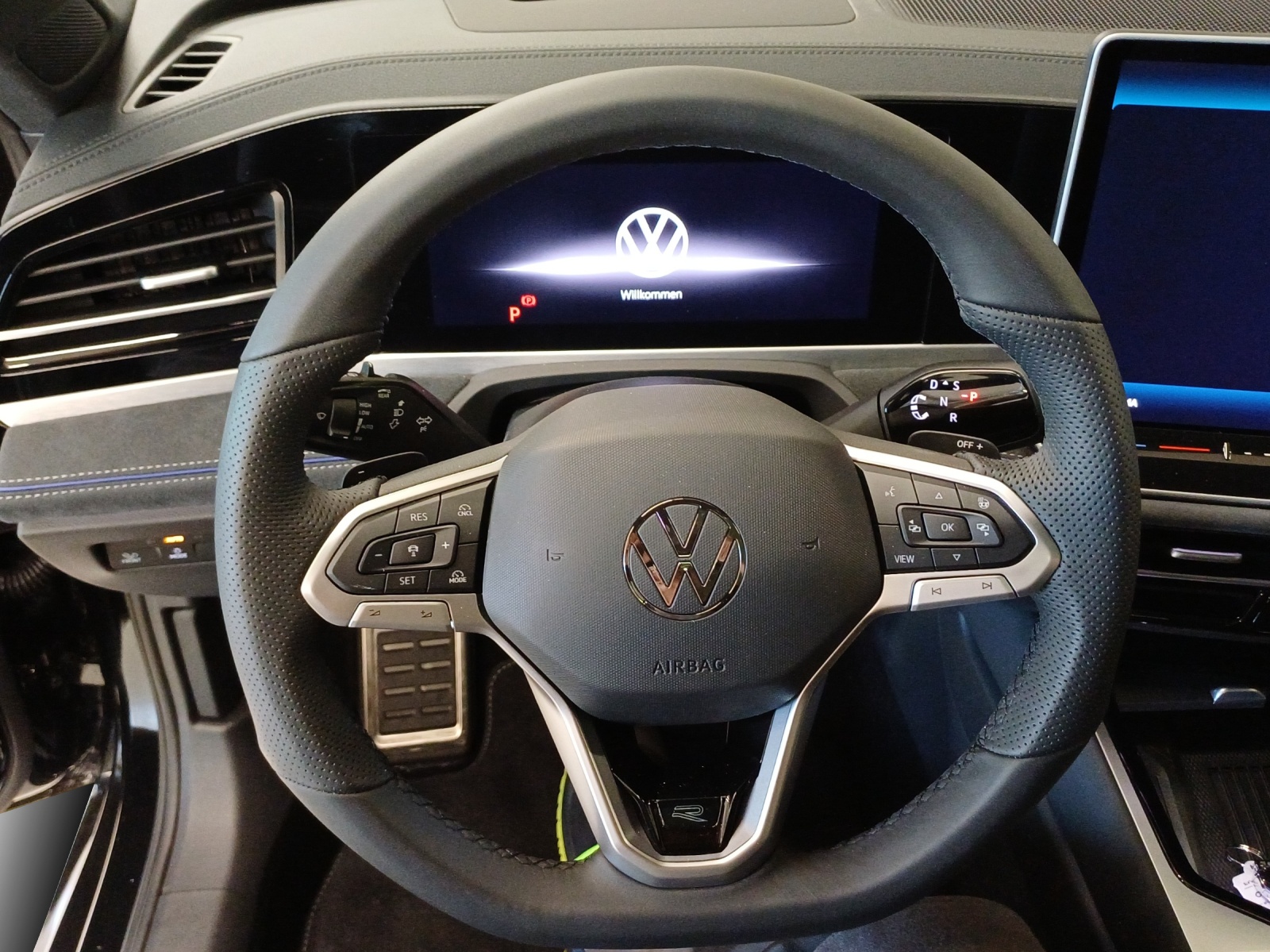 VW Passat Variant 2.0 TSI evo4 R-Line 4 Motion DSG-image-9
