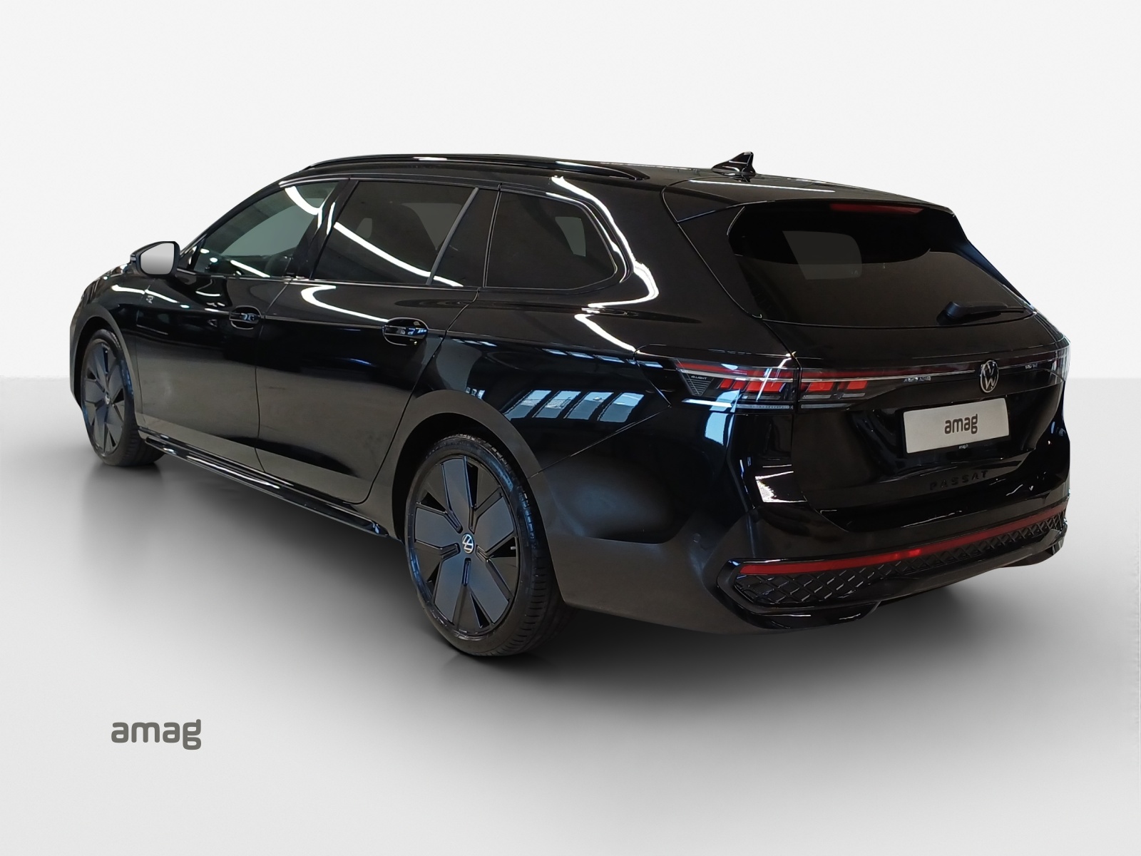 VW Passat Variant 2.0 TSI evo4 R-Line 4 Motion DSG-image-2