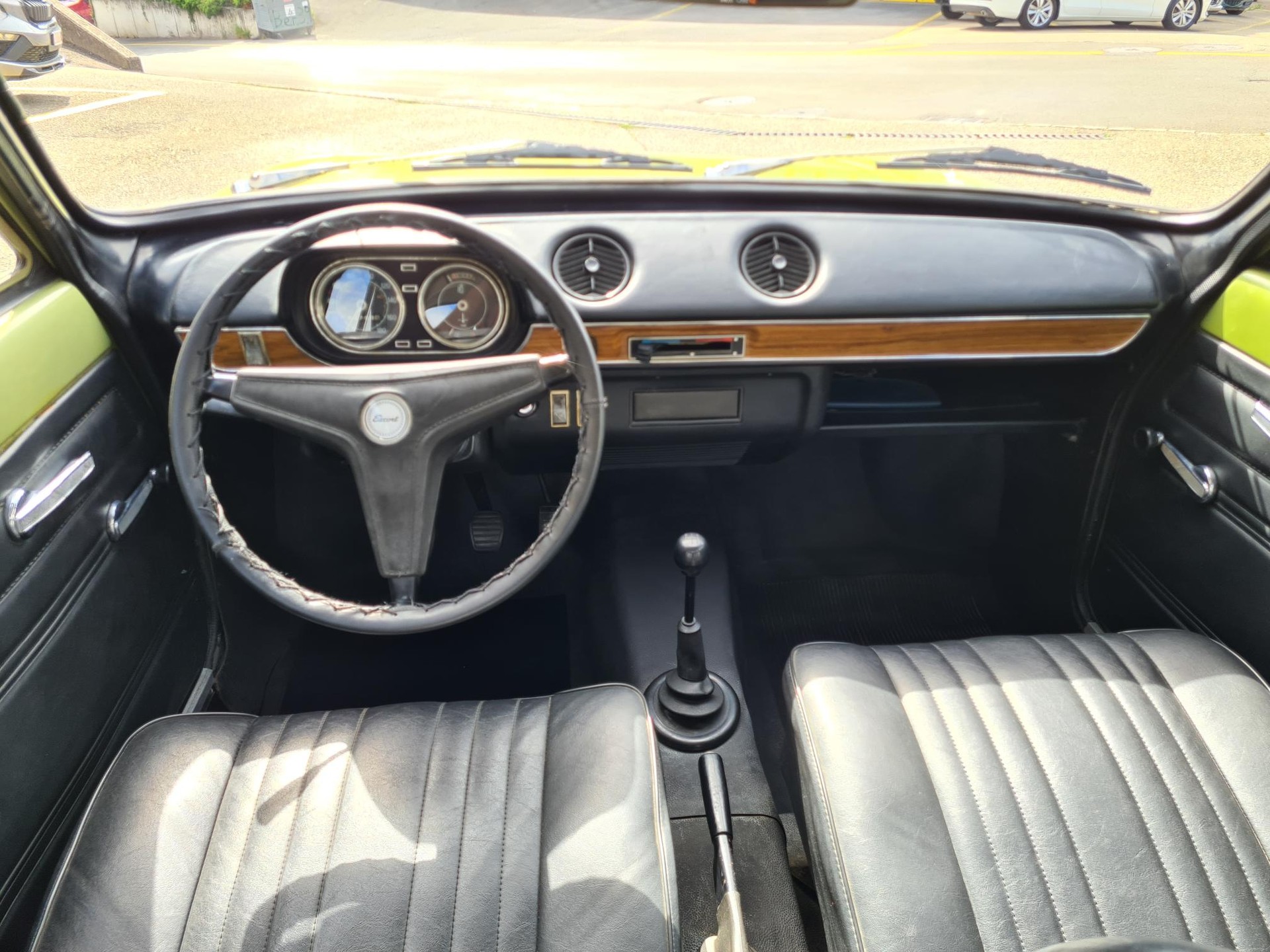 FORD Escort 1100 L-image-9