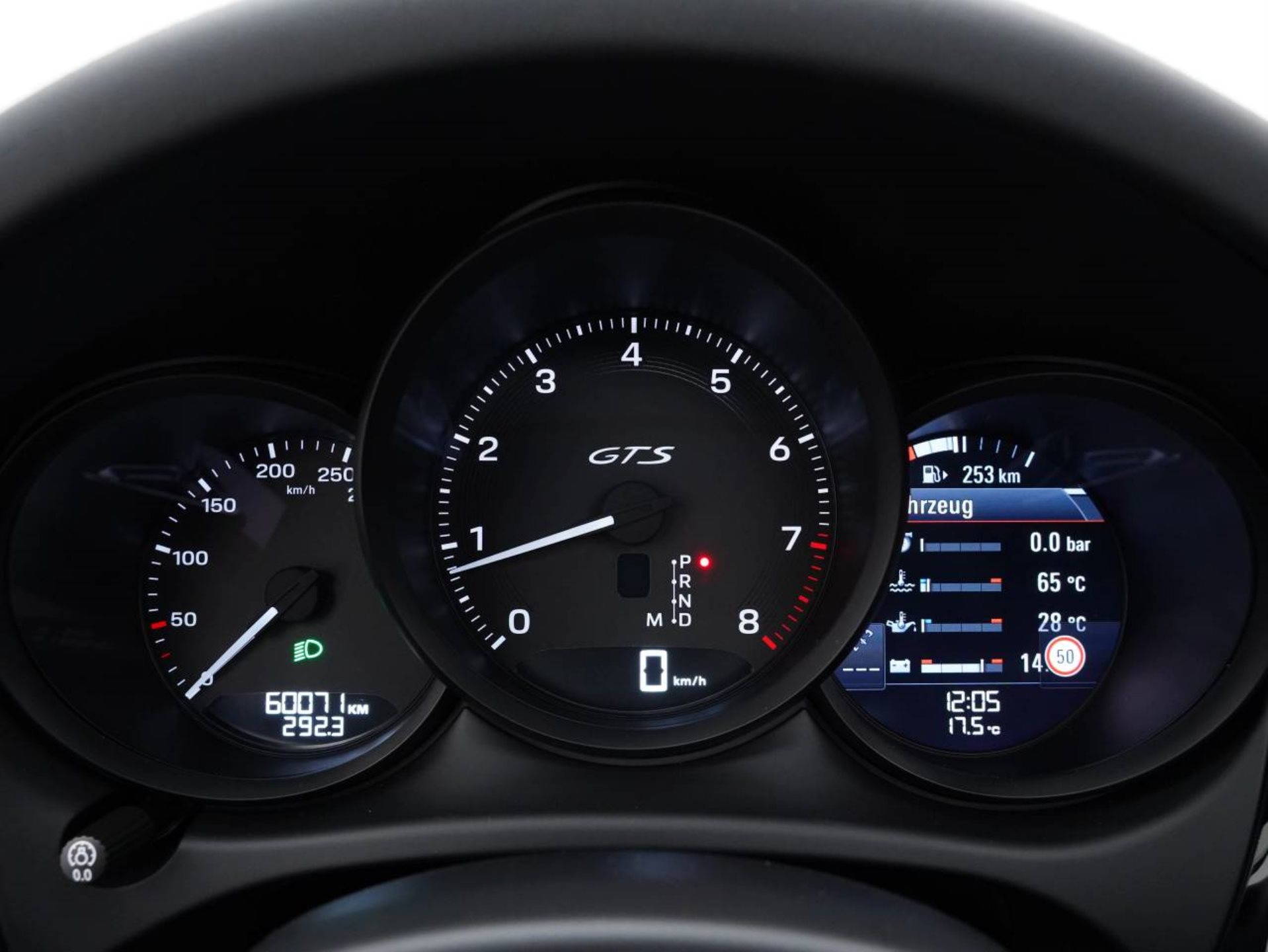 PORSCHE Macan GTS-image-16