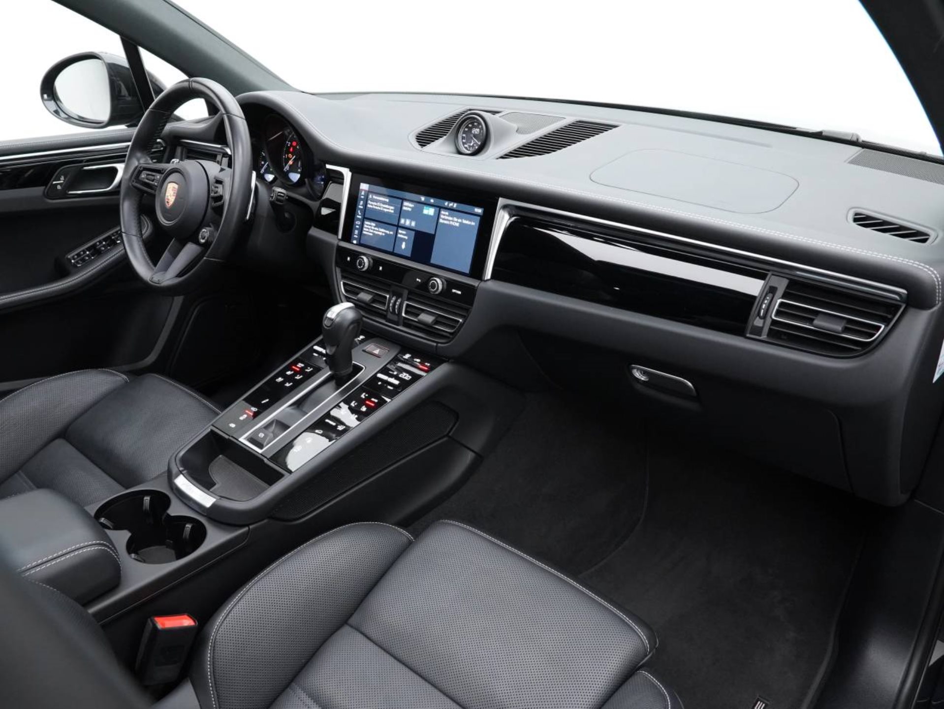 PORSCHE Macan GTS-image-24