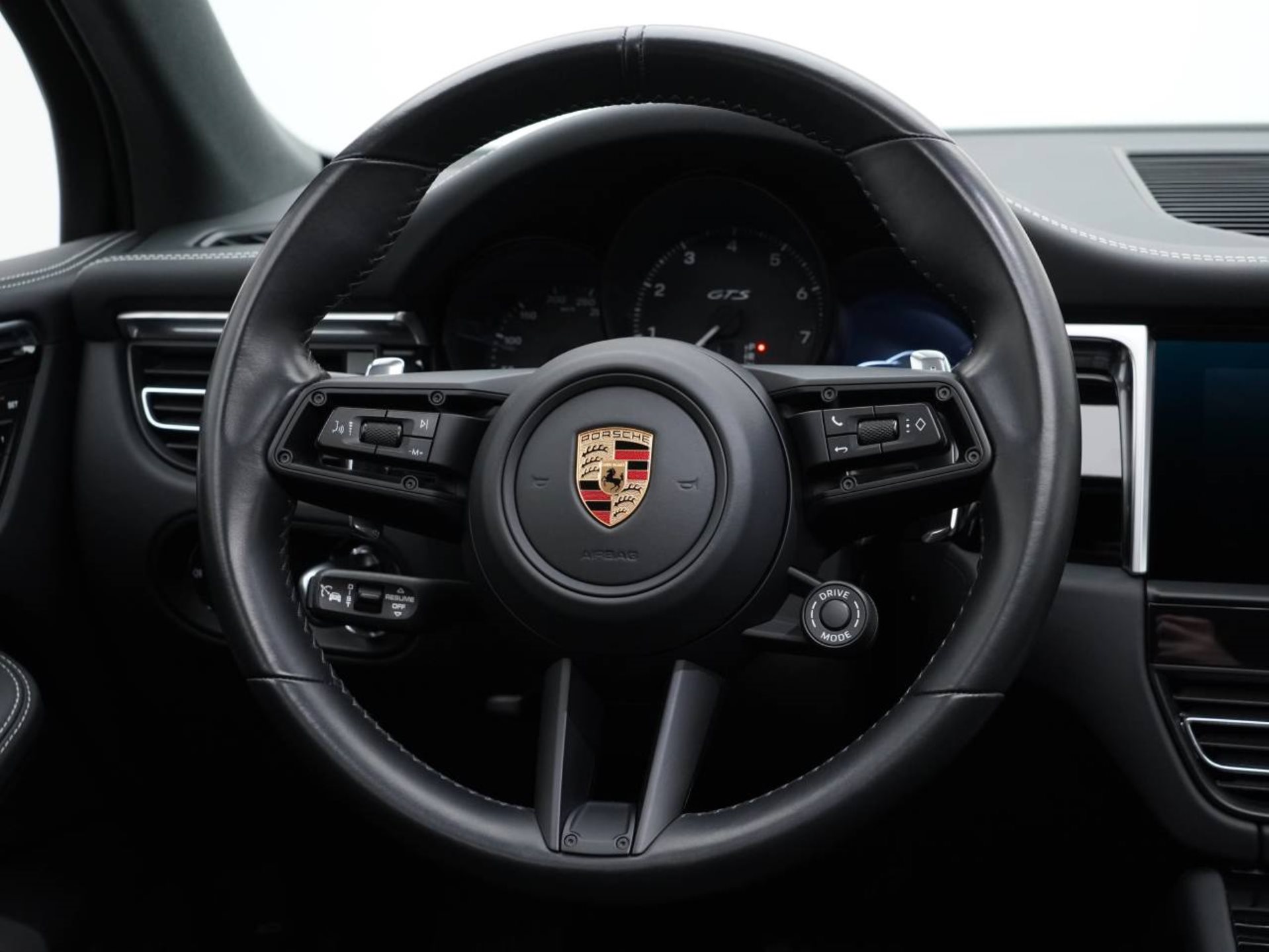 PORSCHE Macan GTS-image-15