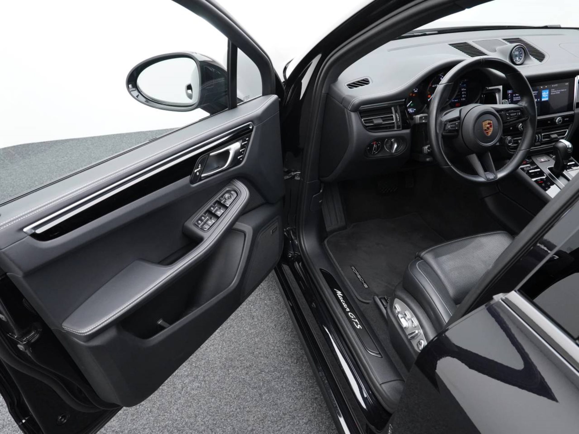 PORSCHE Macan GTS-image-3