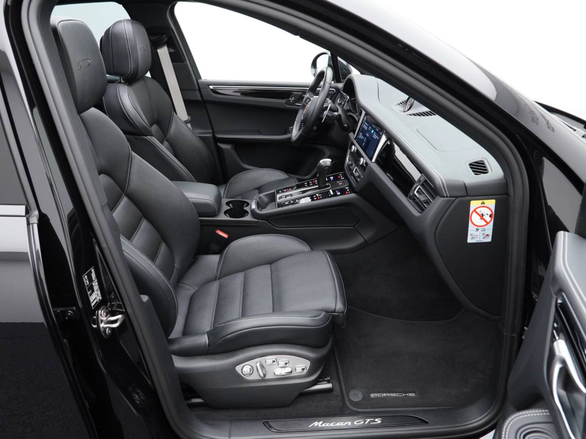 PORSCHE Macan GTS-image-25