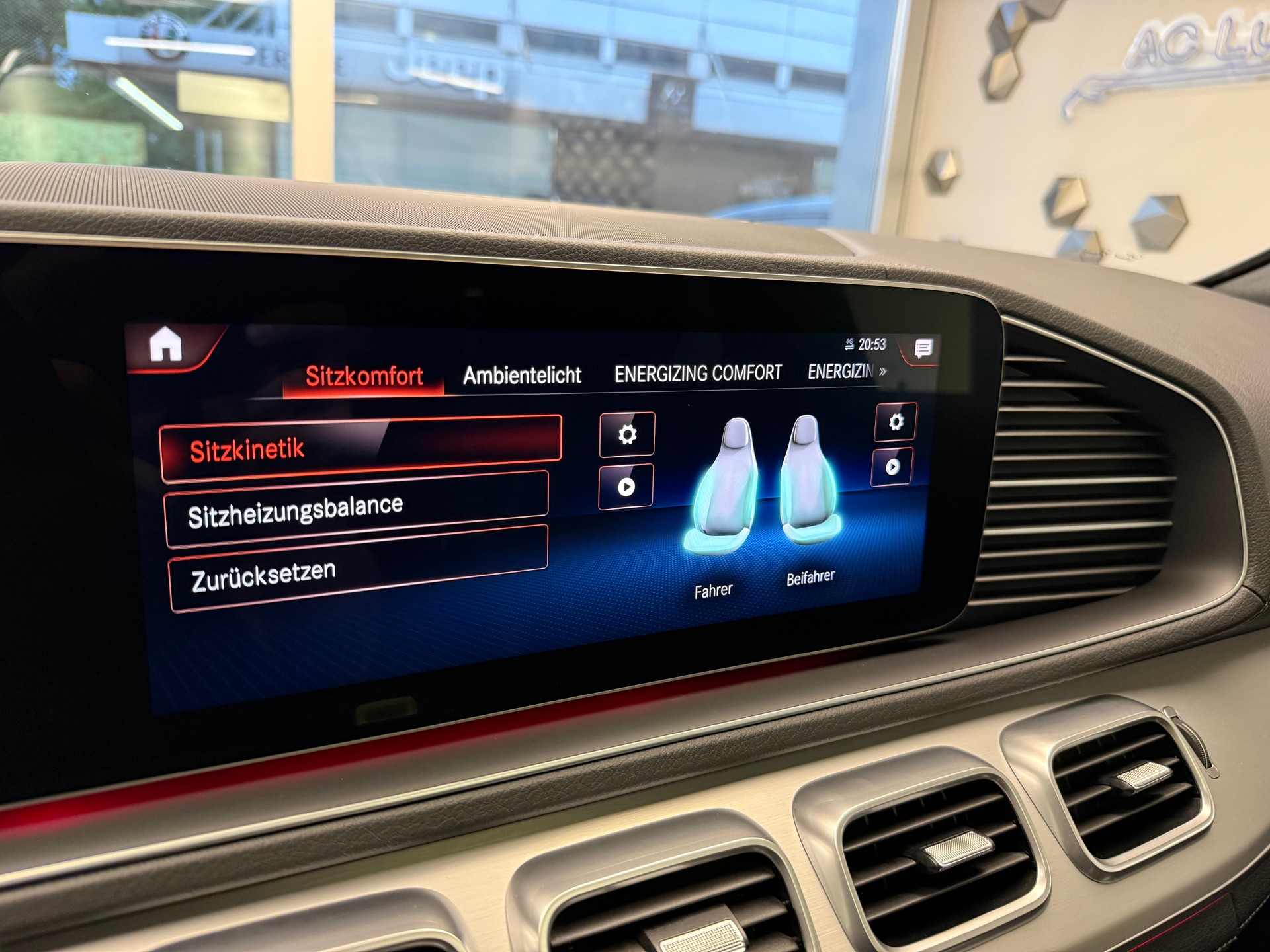 MERCEDES-BENZ GLE 450 4Matic AMG Line 9G-Tronic-image-18