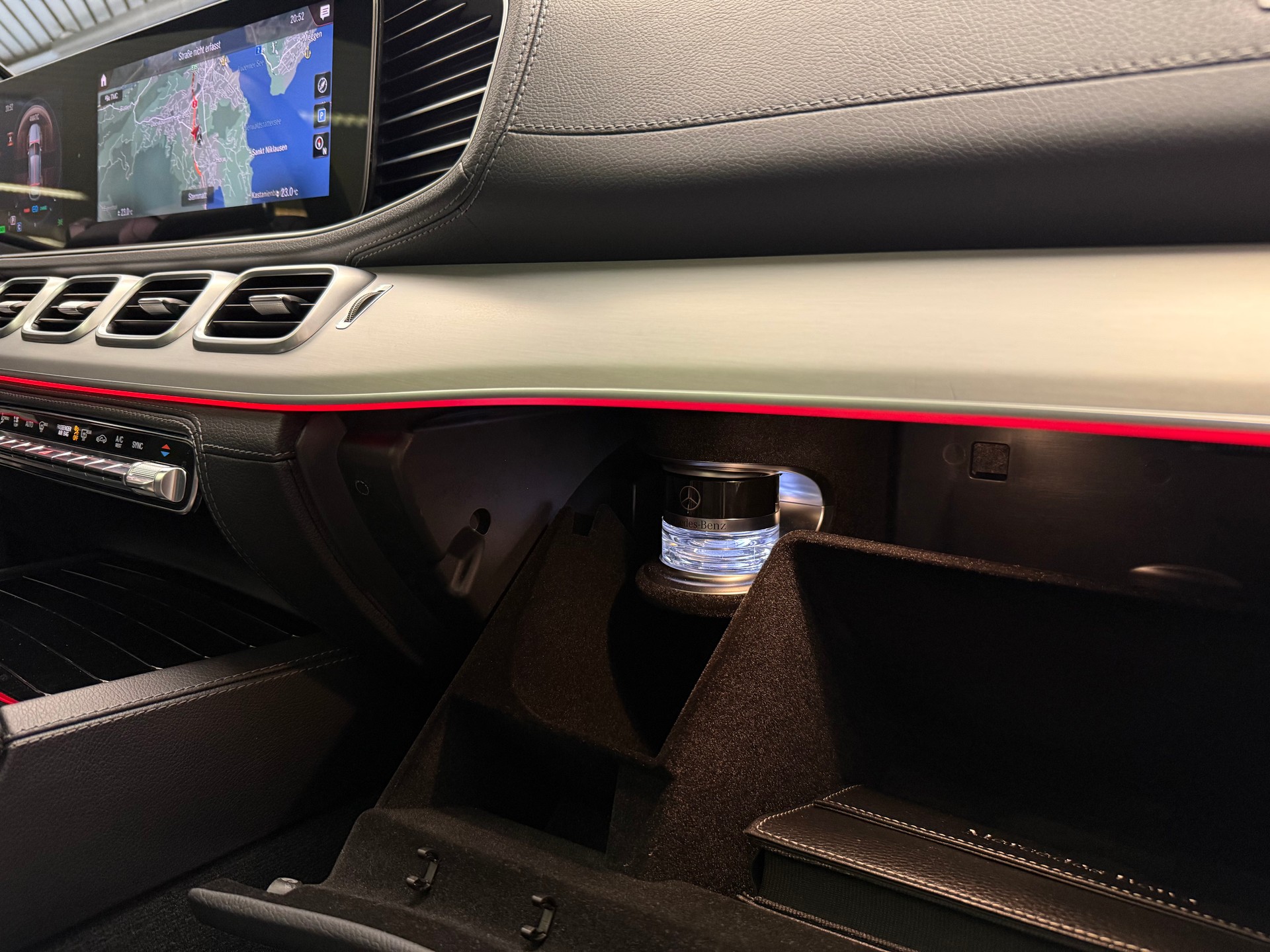 MERCEDES-BENZ GLE 450 4Matic AMG Line 9G-Tronic-image-22