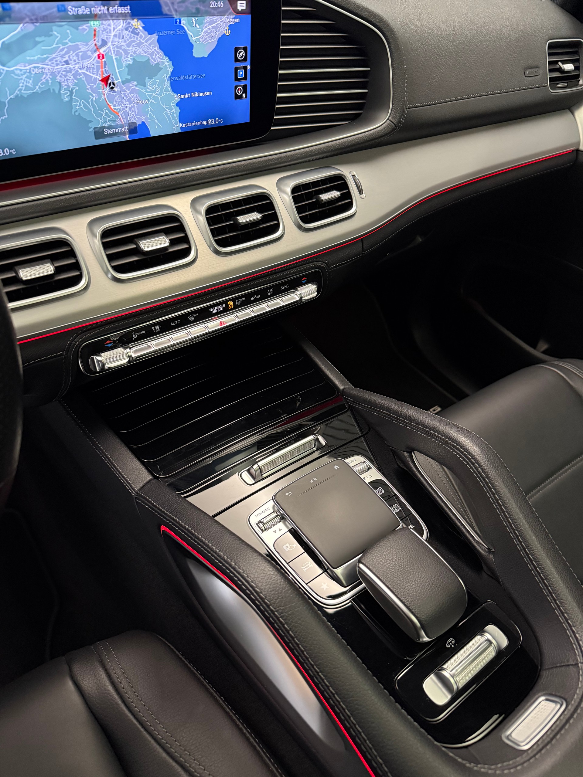 MERCEDES-BENZ GLE 450 4Matic AMG Line 9G-Tronic-image-5