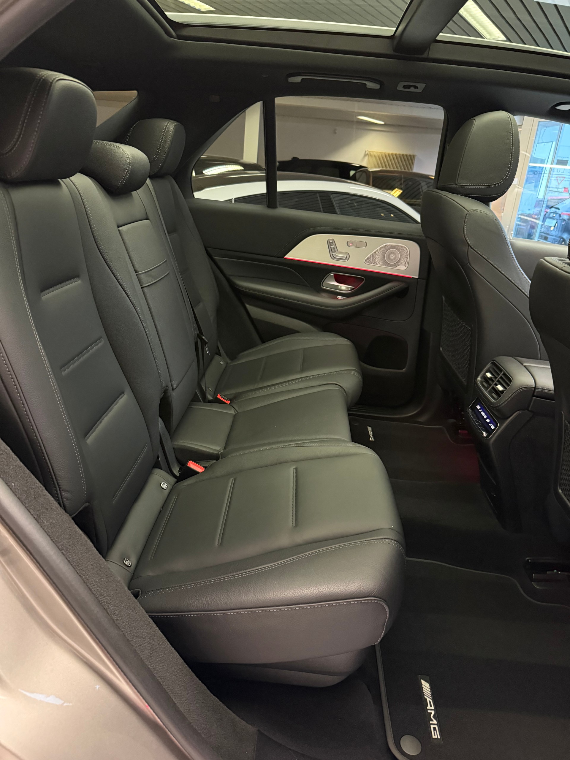 MERCEDES-BENZ GLE 450 4Matic AMG Line 9G-Tronic-image-14