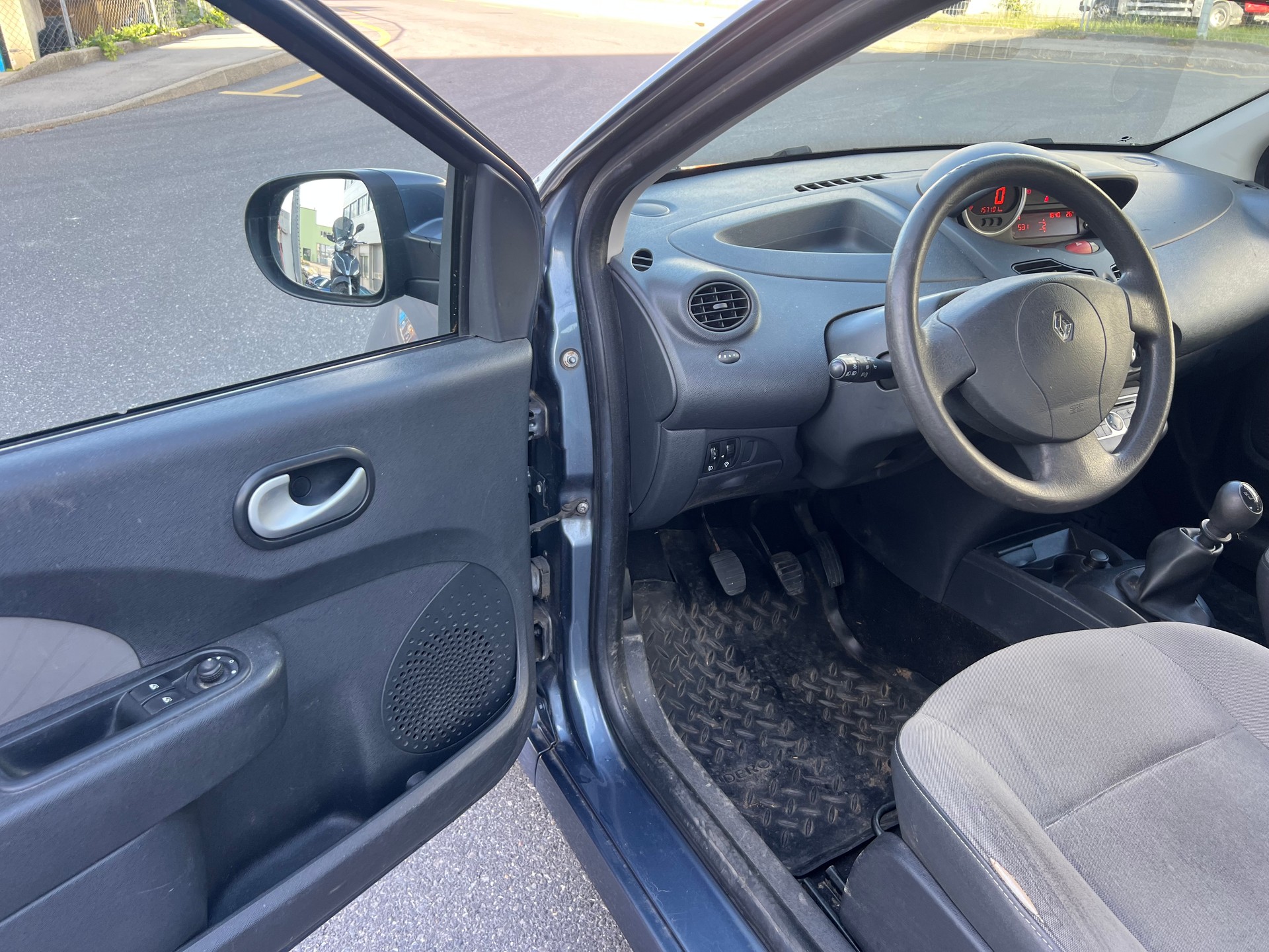 RENAULT Twingo 1.2 16V Expression-image-8
