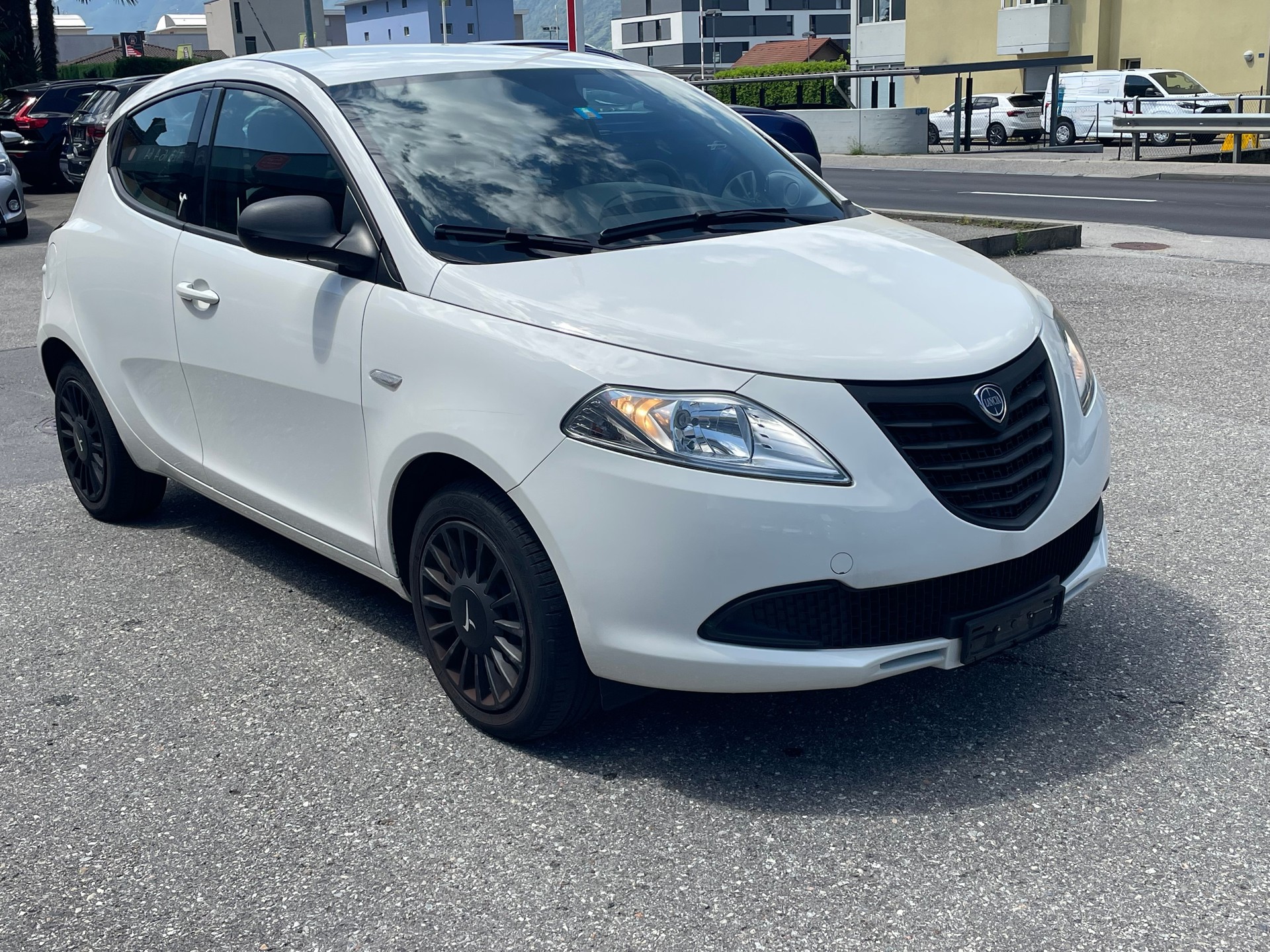LANCIA Ypsilon 1.2 Elefantino-image-12
