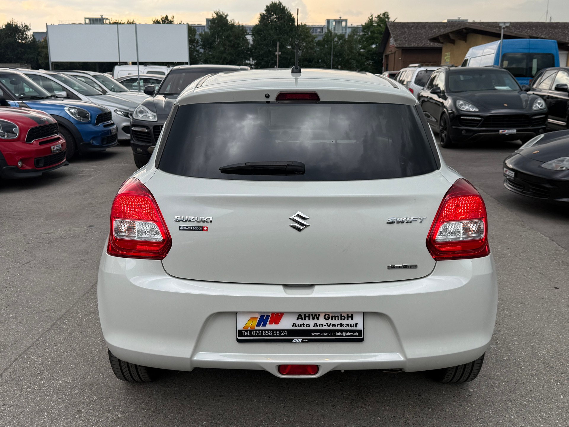 SUZUKI Swift 1.2i 16V Compact+ Allgrip 4x4 / Frisch ab MFK / 1 Jahr Garantie / Rückfahrkamera-image-4