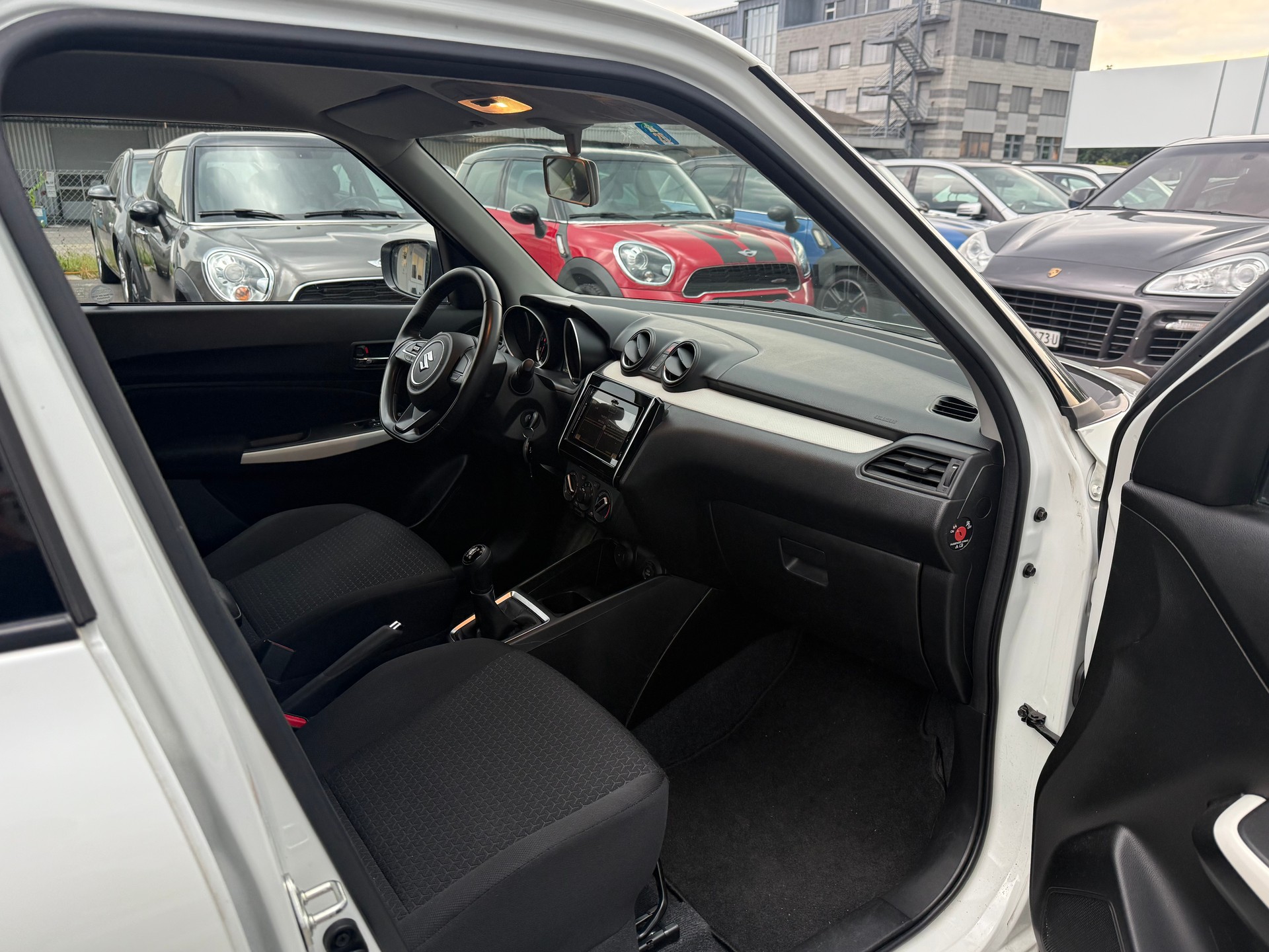 SUZUKI Swift 1.2i 16V Compact+ Allgrip 4x4 / Frisch ab MFK / 1 Jahr Garantie / Rückfahrkamera-image-7
