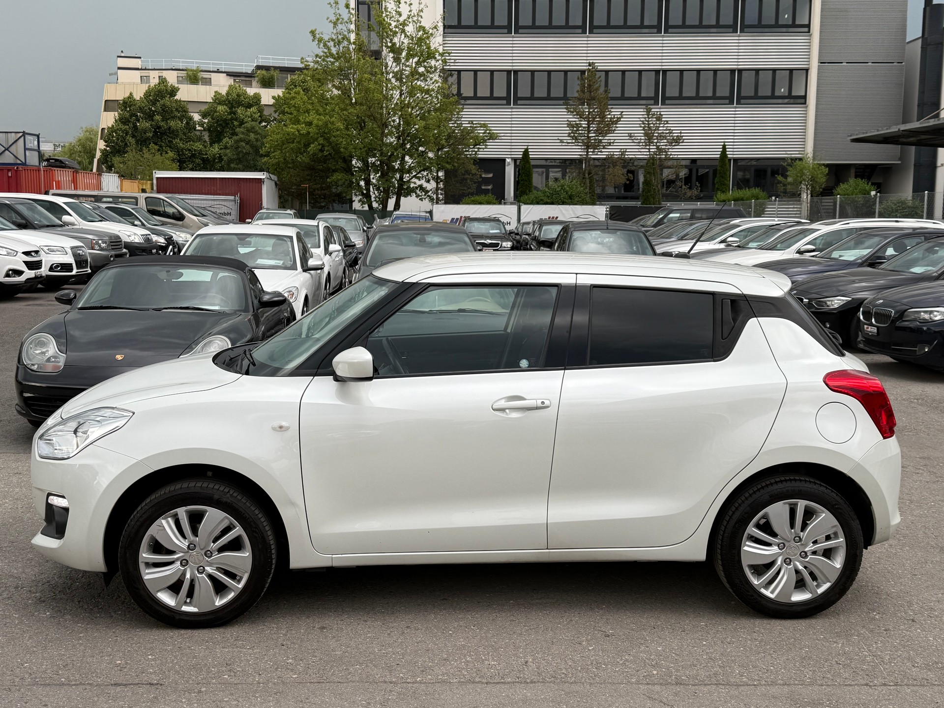 SUZUKI Swift 1.2i 16V Compact+ Allgrip 4x4 / Frisch ab MFK / 1 Jahr Garantie / Rückfahrkamera-image-6