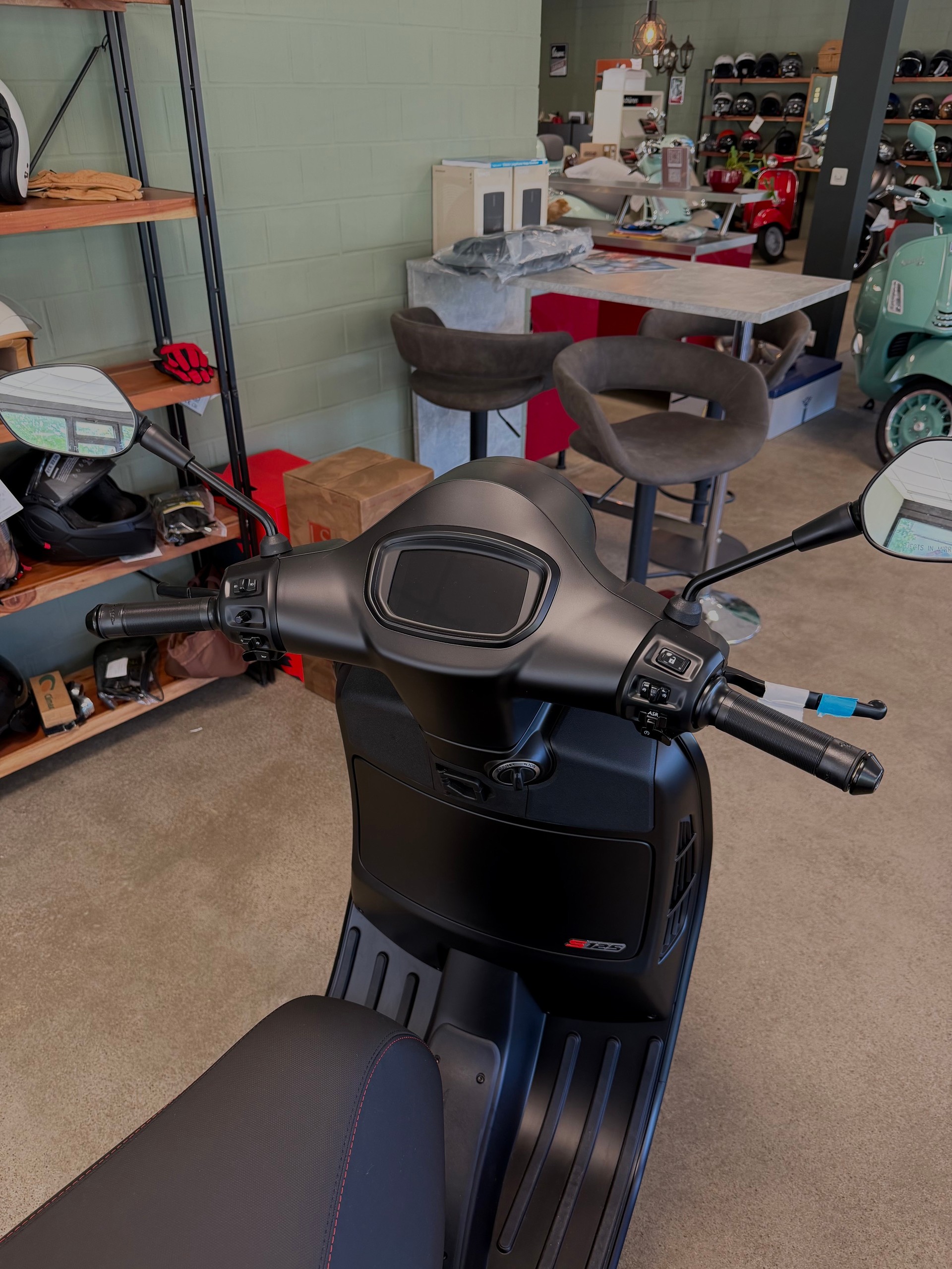 PIAGGIO Vespa GTS 125 Super Sport RST Euro 5+-image-8