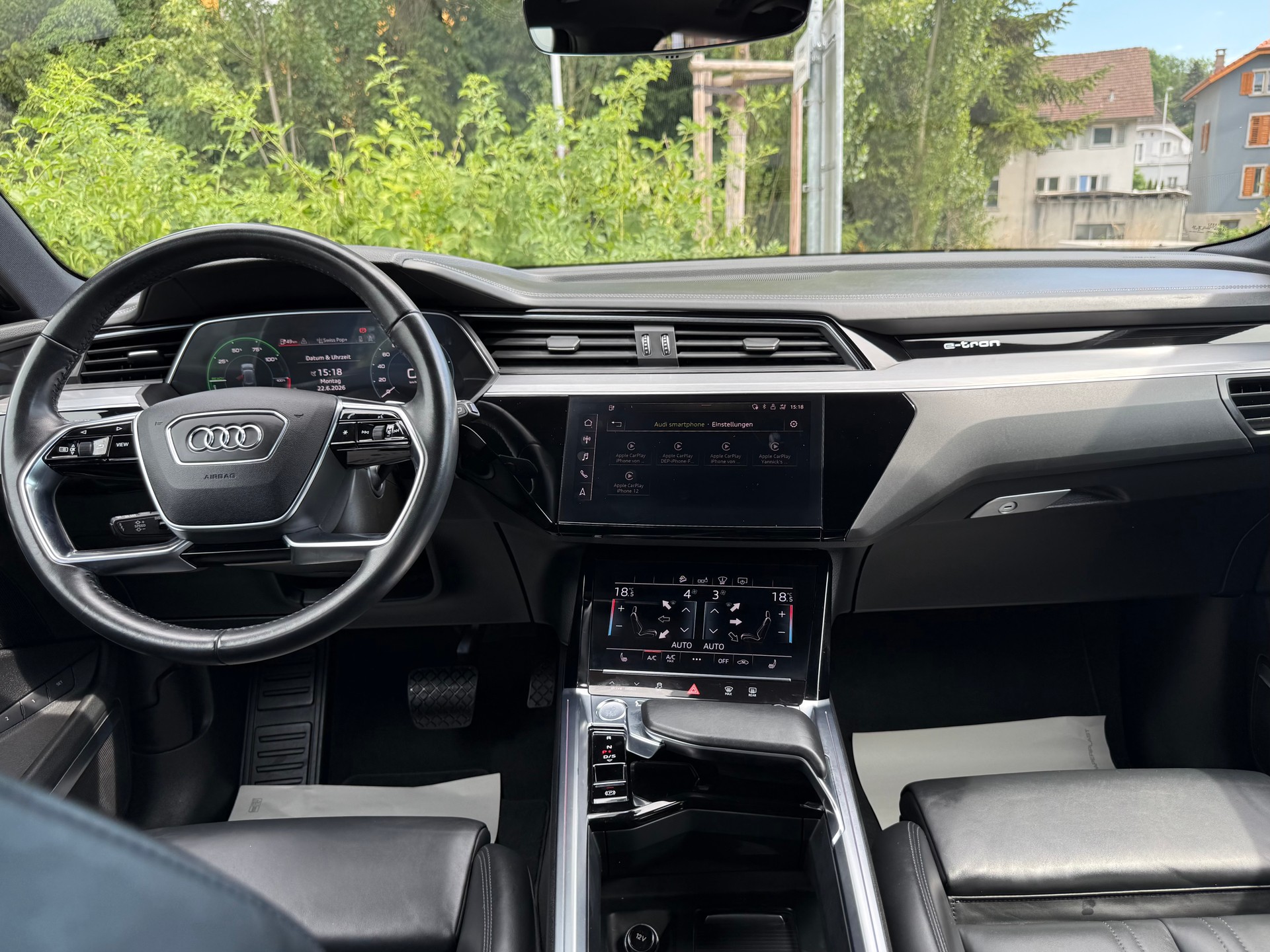 AUDI e-tron 55 Advanced quattro-image-6