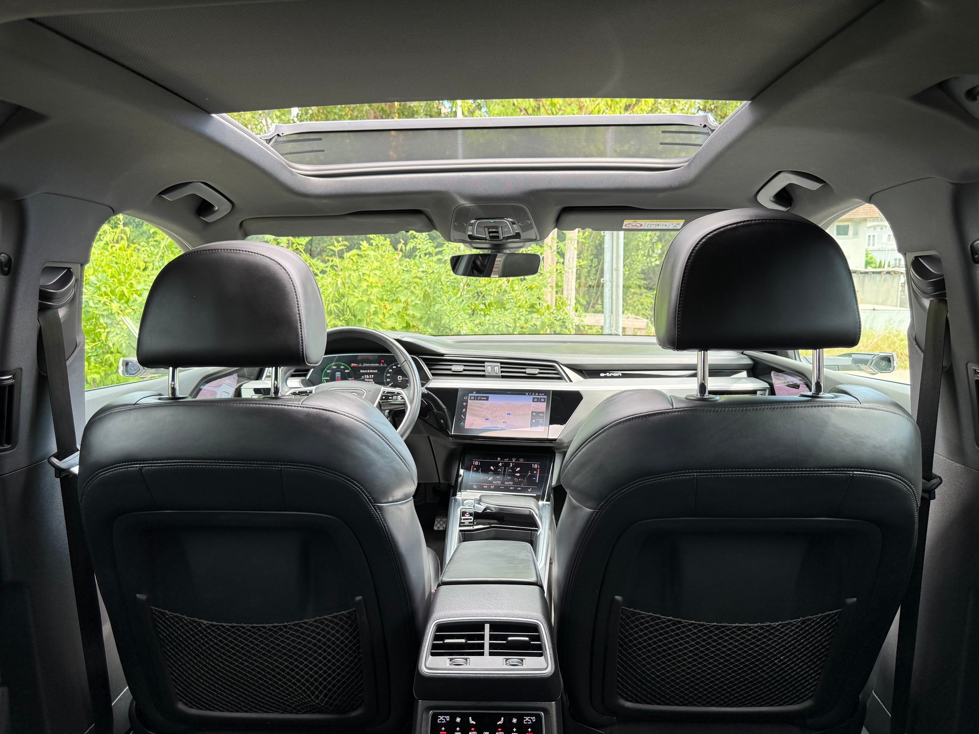 AUDI e-tron 55 Advanced quattro-image-5