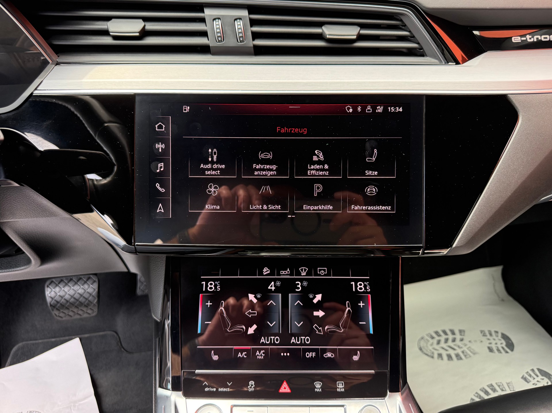 AUDI e-tron 55 Advanced quattro-image-8