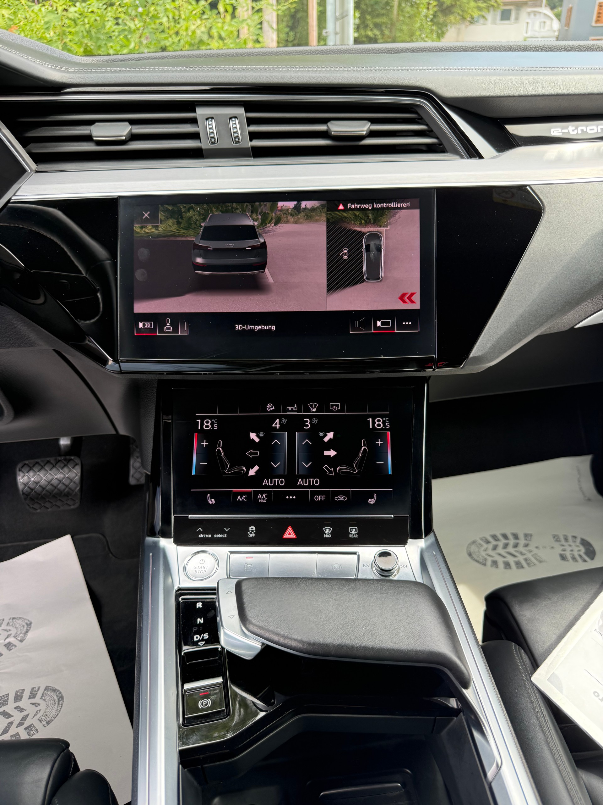 AUDI e-tron 55 Advanced quattro-image-7