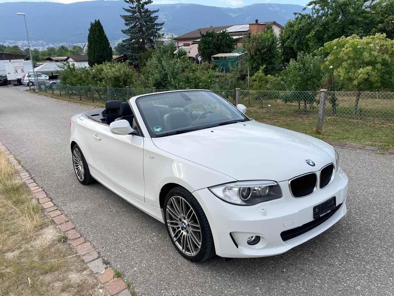 BMW 118i Cabrio-image-0