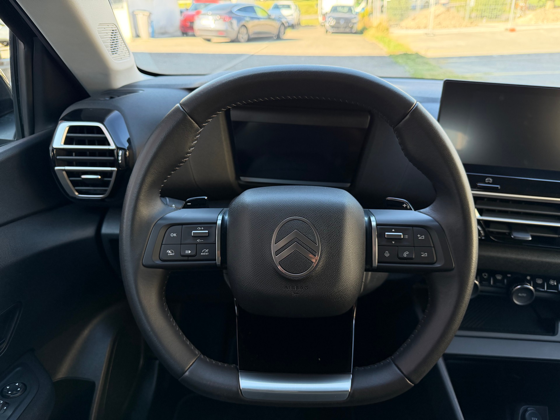 CITROEN C4 1.2 130 Plus EAT8-image-13
