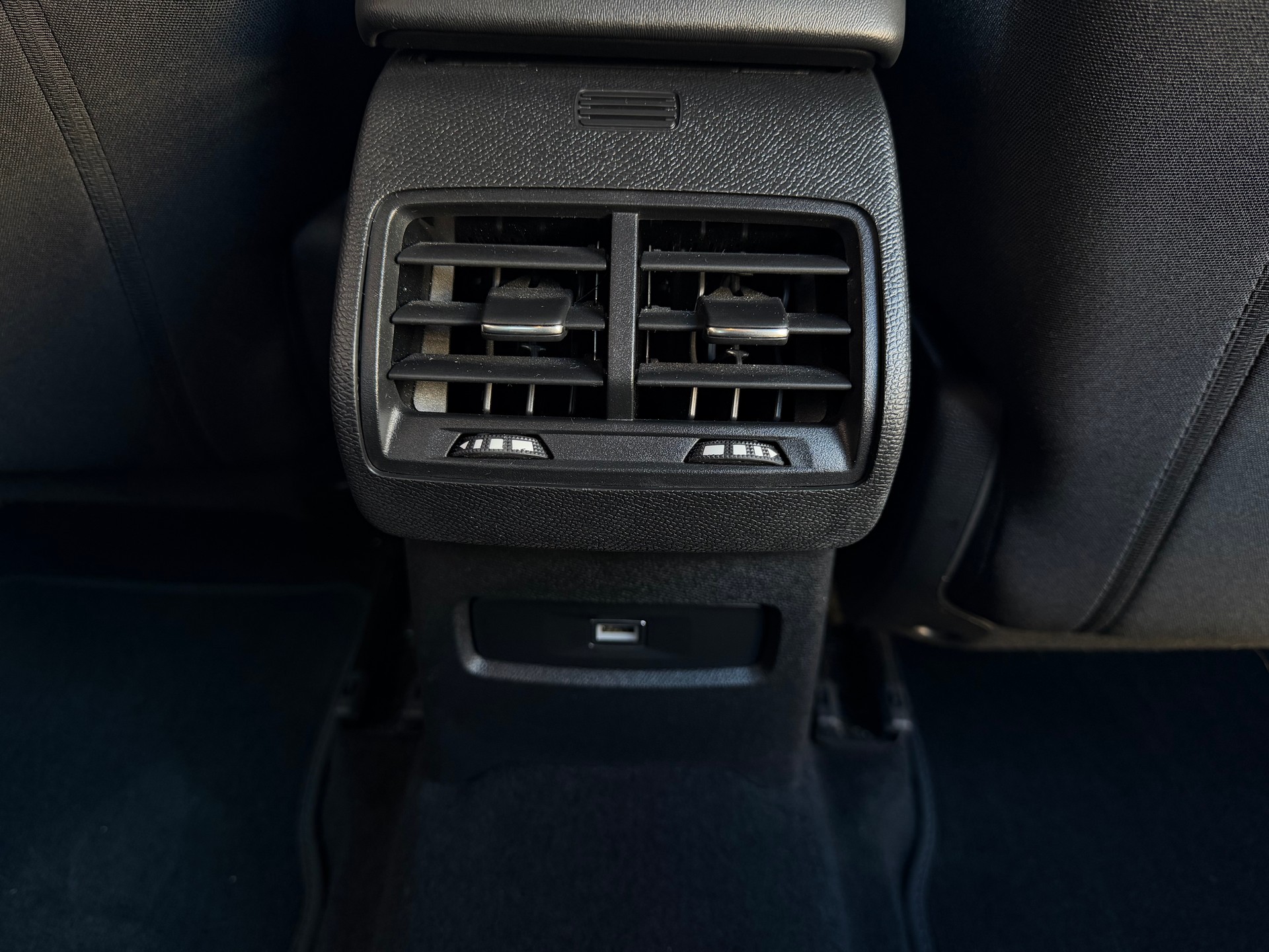 CITROEN C4 1.2 130 Plus EAT8-image-18