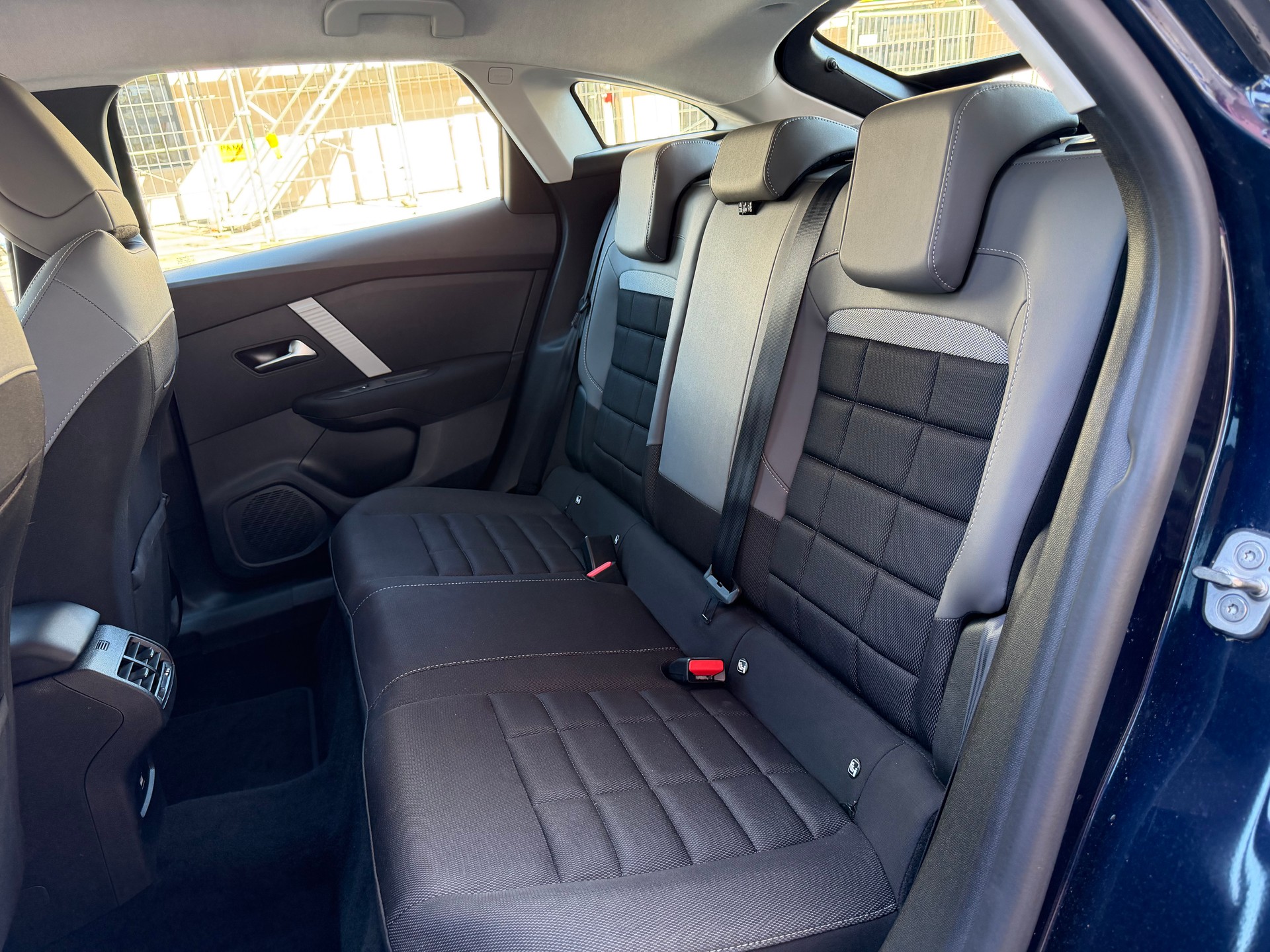 CITROEN C4 1.2 130 Plus EAT8-image-11