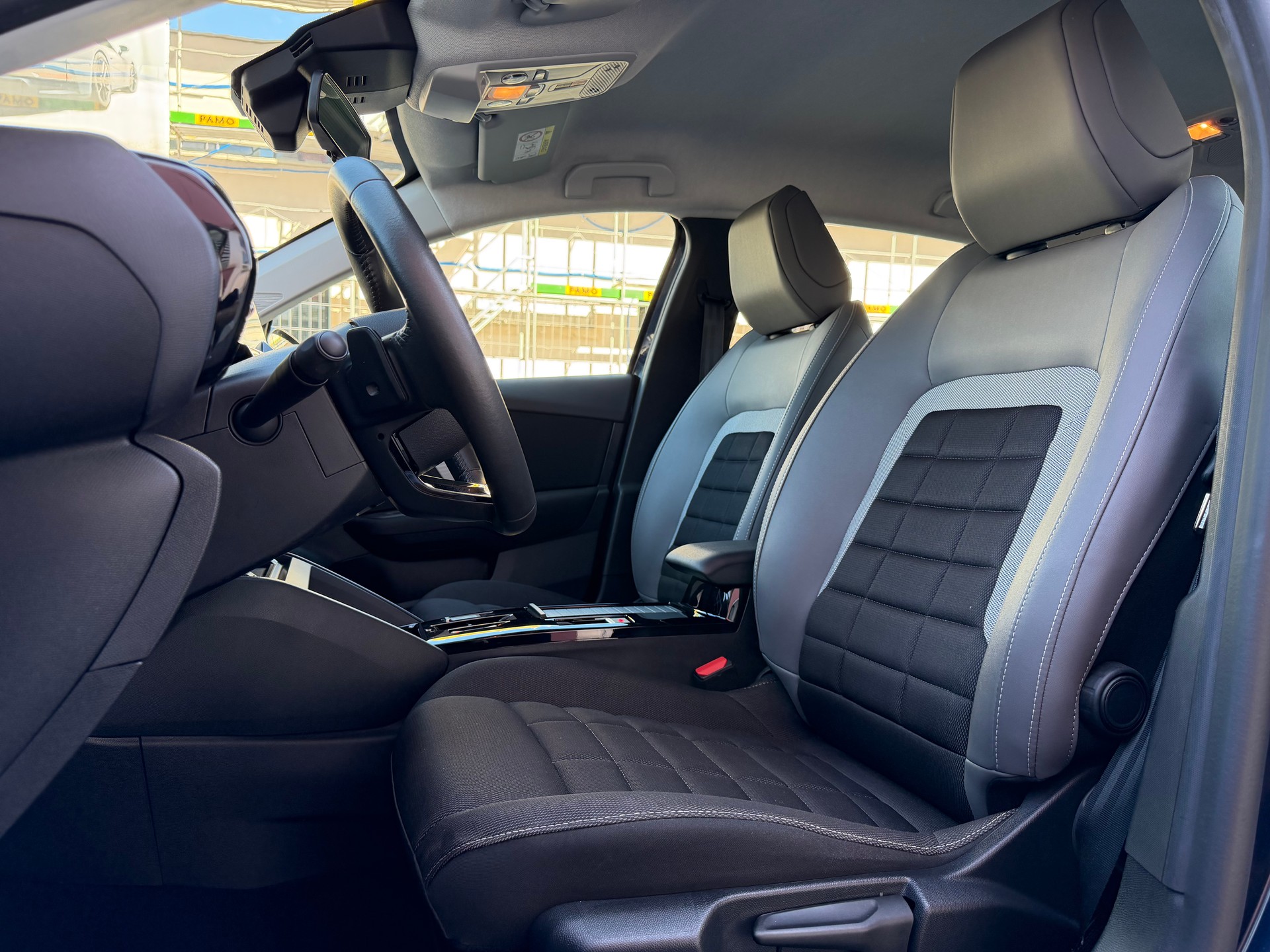 CITROEN C4 1.2 130 Plus EAT8-image-10
