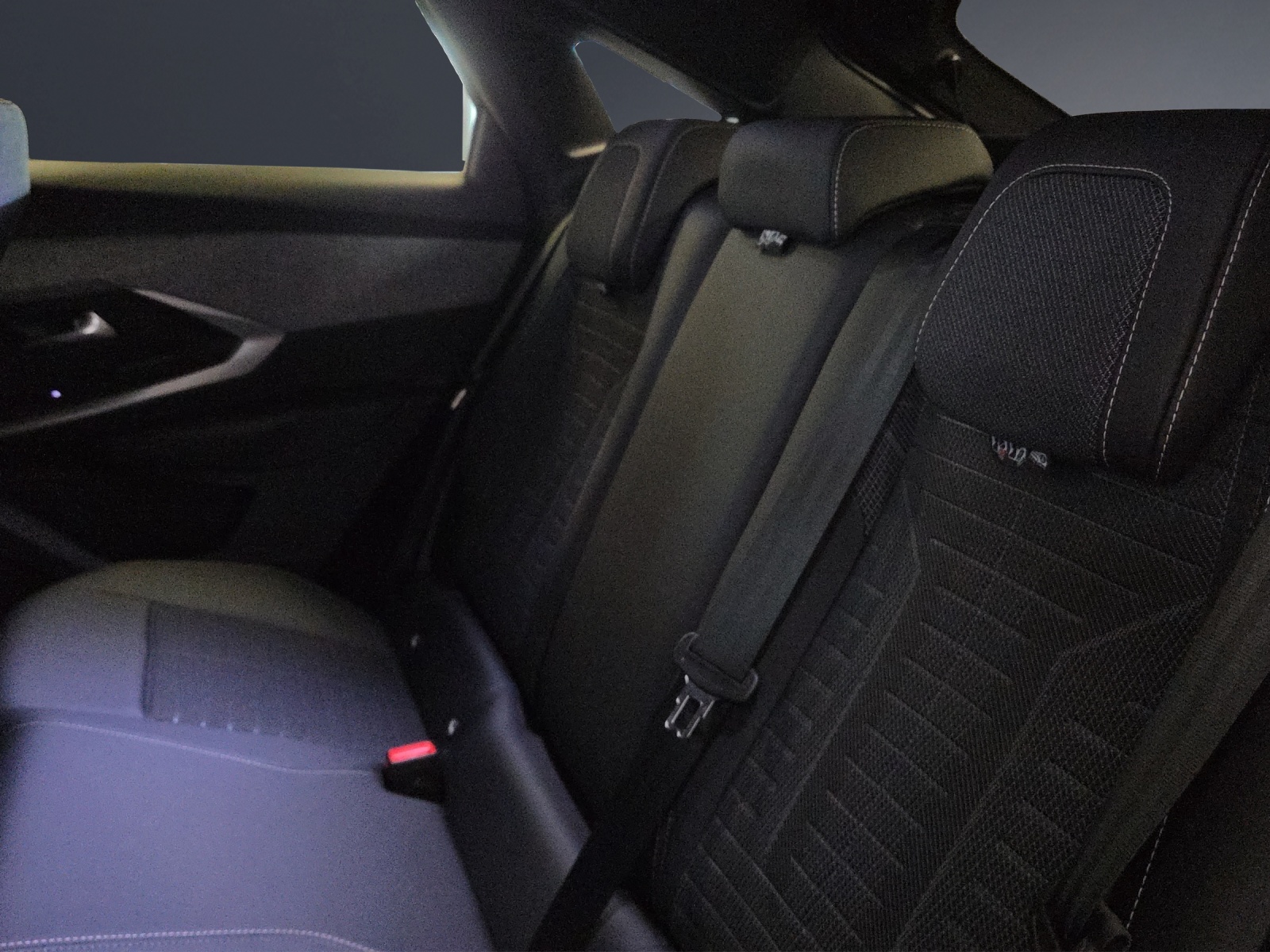 PEUGEOT 3008 145 e-DCS Allure-image-15
