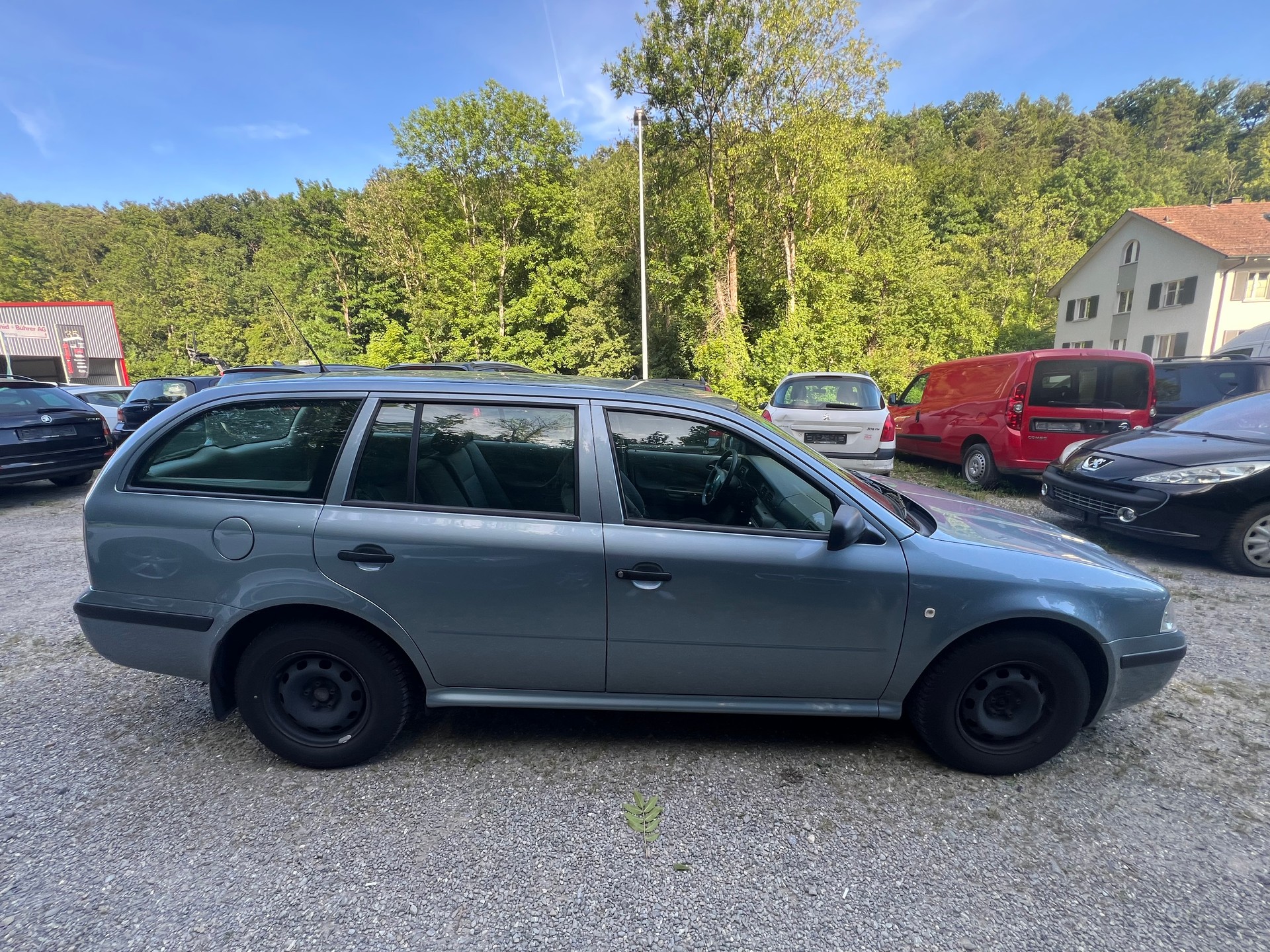 SKODA Octavia 1.6 Classic-image-3