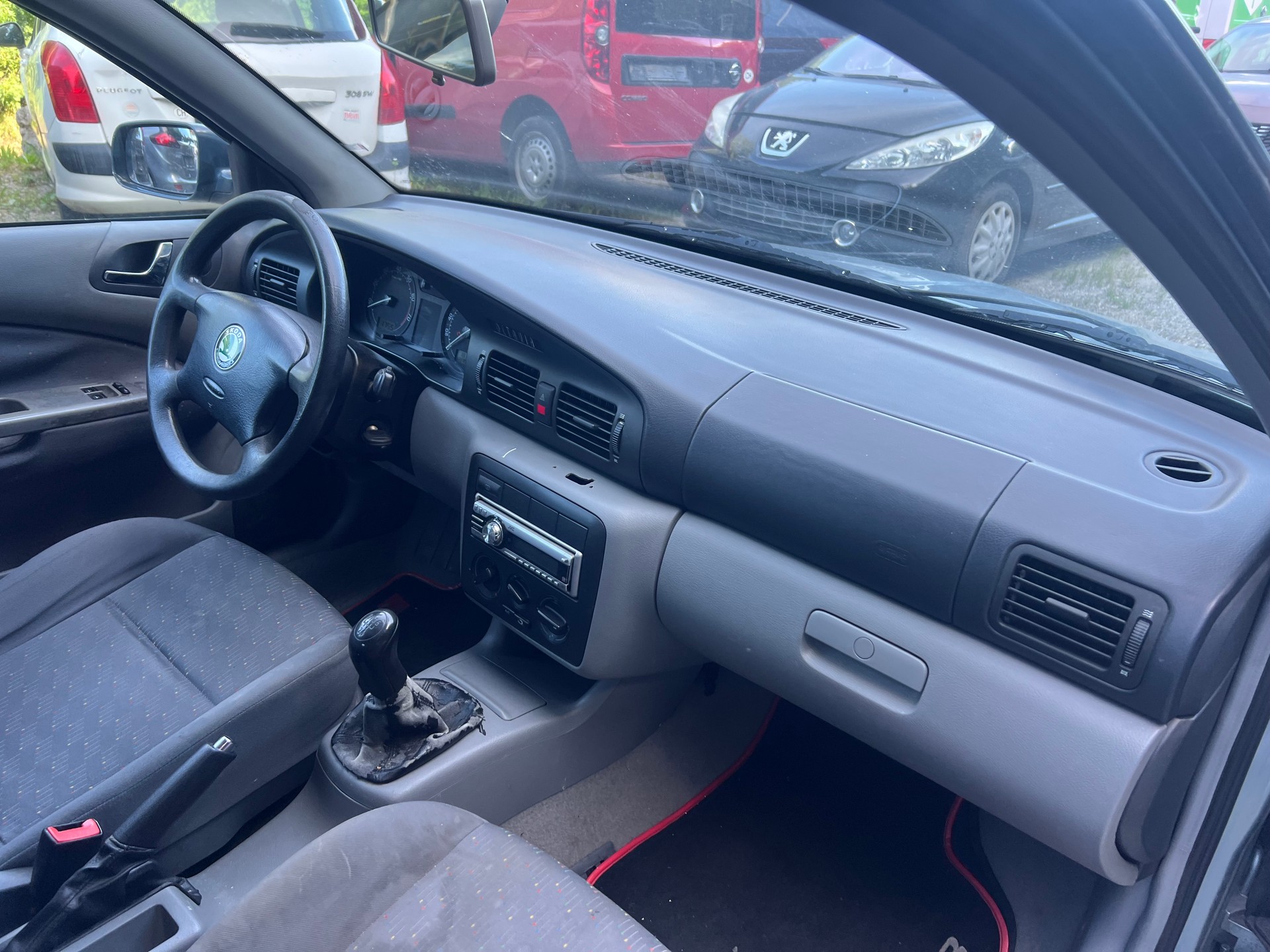 SKODA Octavia 1.6 Classic-image-10