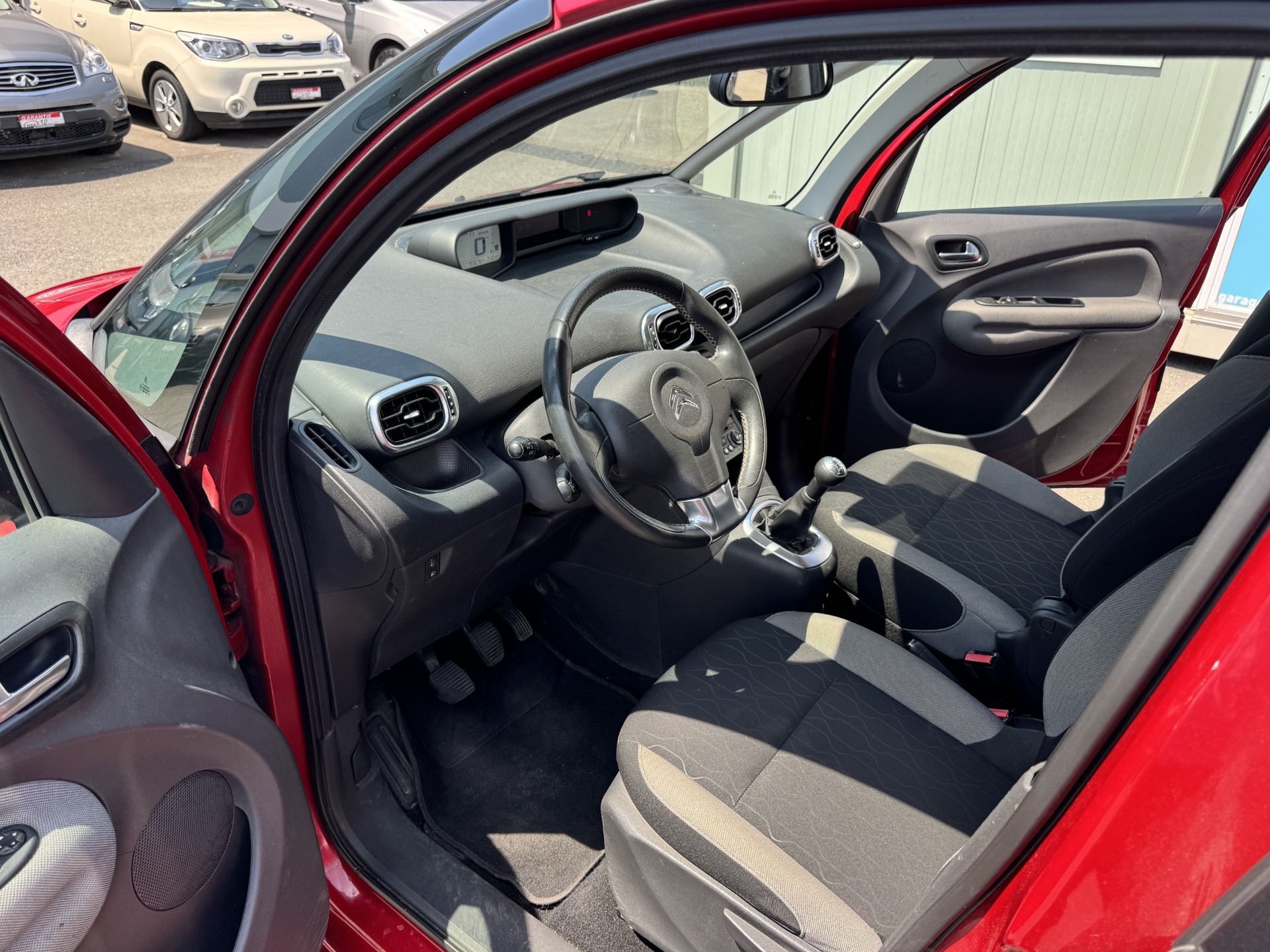 CITROEN C3 Picasso 1.2 Pure Tech Attraction-image-7