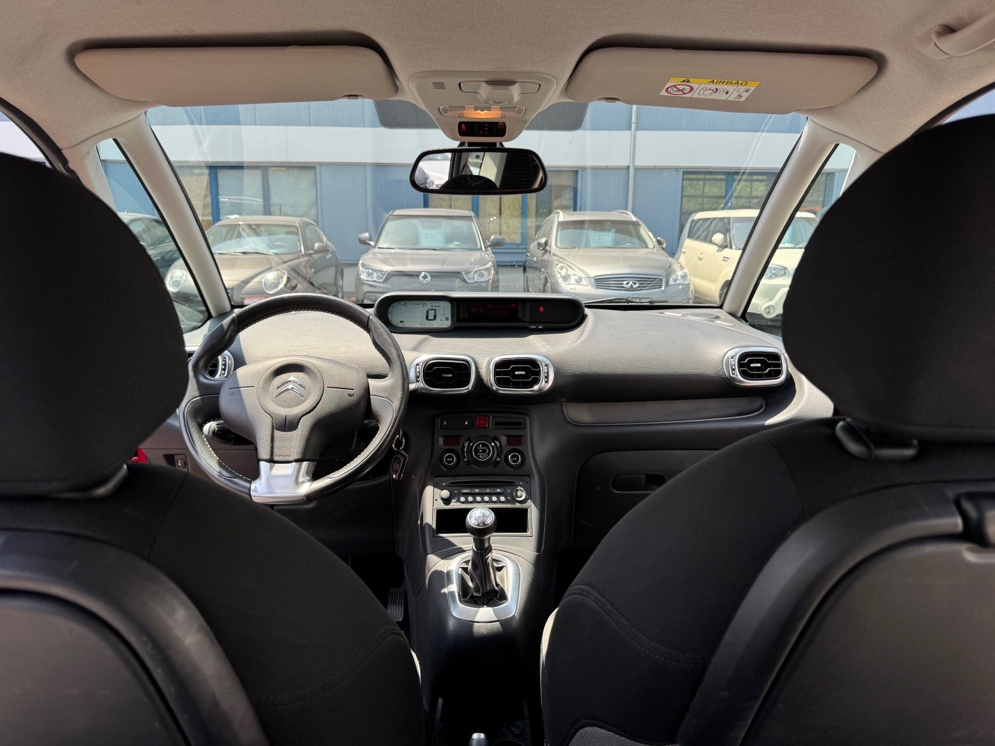 CITROEN C3 Picasso 1.2 Pure Tech Attraction-image-10