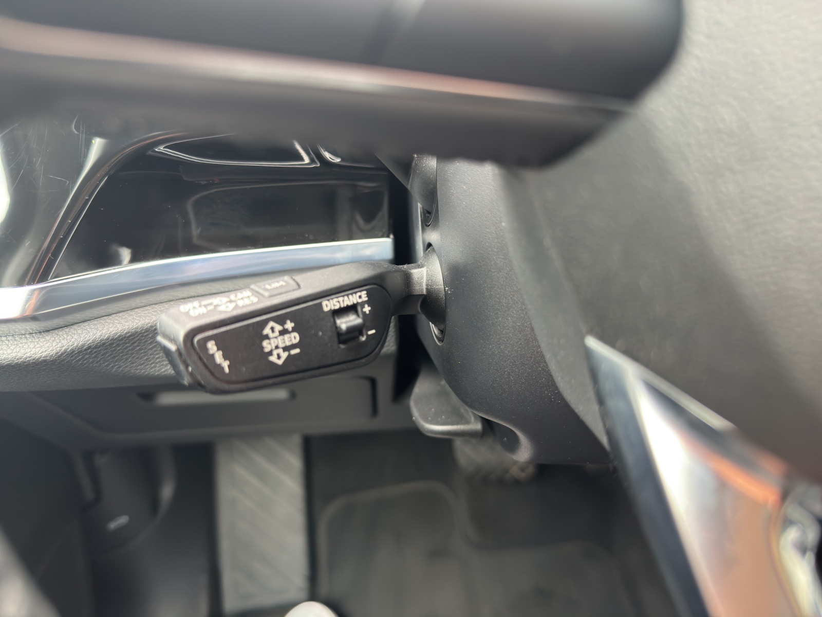 AUDI Q3 40 TFSI advanced quattro S-tronic-image-15