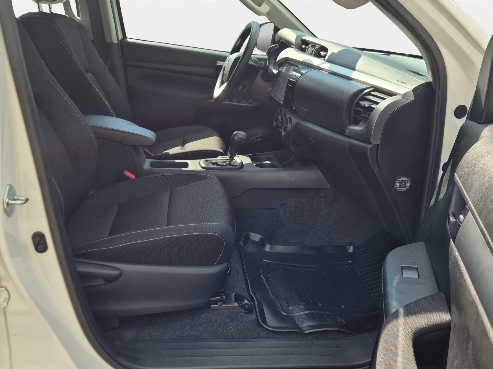 TOYOTA Hilux 2.4d Comfort Double Cab 4x4-image-10