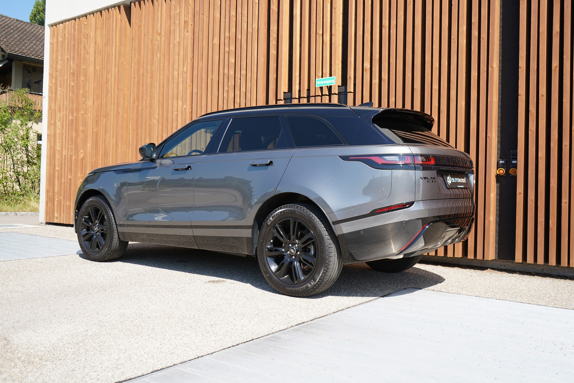 LAND ROVER RANGE ROVER VELAR R-DYNAMIK P 250 SE AUTOMATIC l 250 PS-image-9