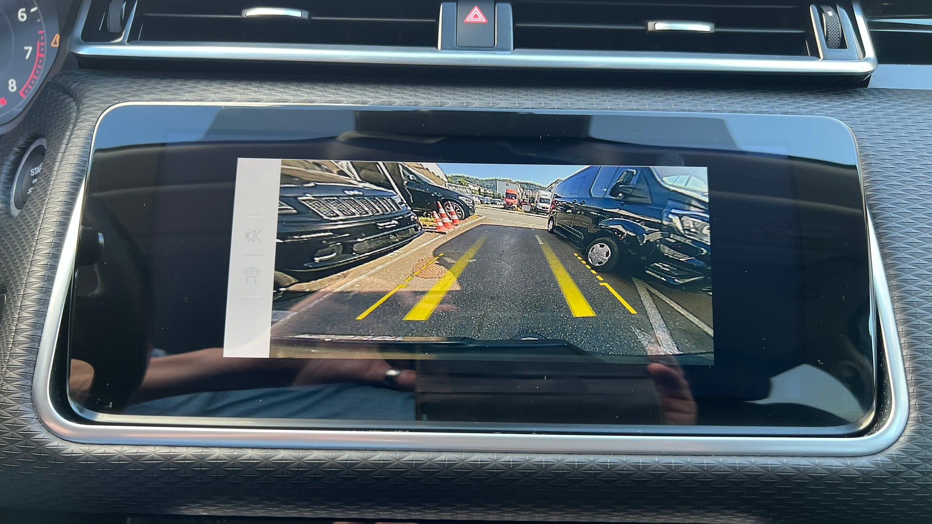 LAND ROVER RANGE ROVER VELAR R-DYNAMIK P 250 SE AUTOMATIC l 250 PS-image-20